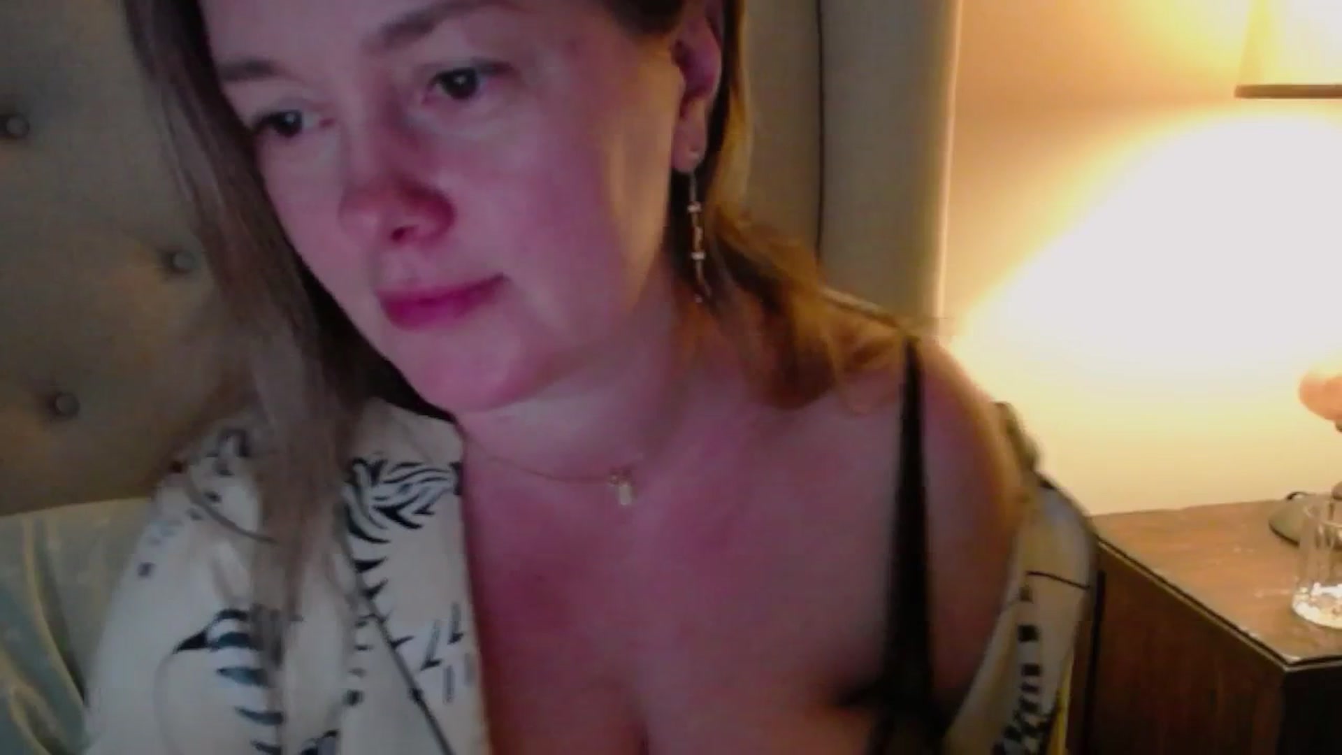 Gallery image thumbnail from J0llye's myfreecams stream on, 04/04/2025, 19:19 image 17 of 20