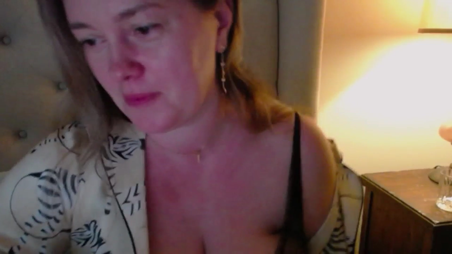 Gallery image thumbnail from J0llye's myfreecams stream on, 04/04/2025, 19:19 image 14 of 20
