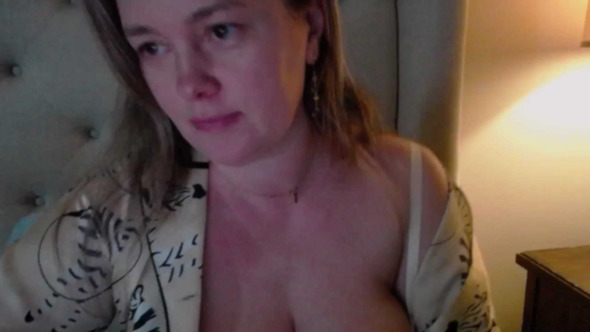 Gallery image thumbnail from J0llye's myfreecams stream on, 04/05/2025, 20:14 image 4 of 20