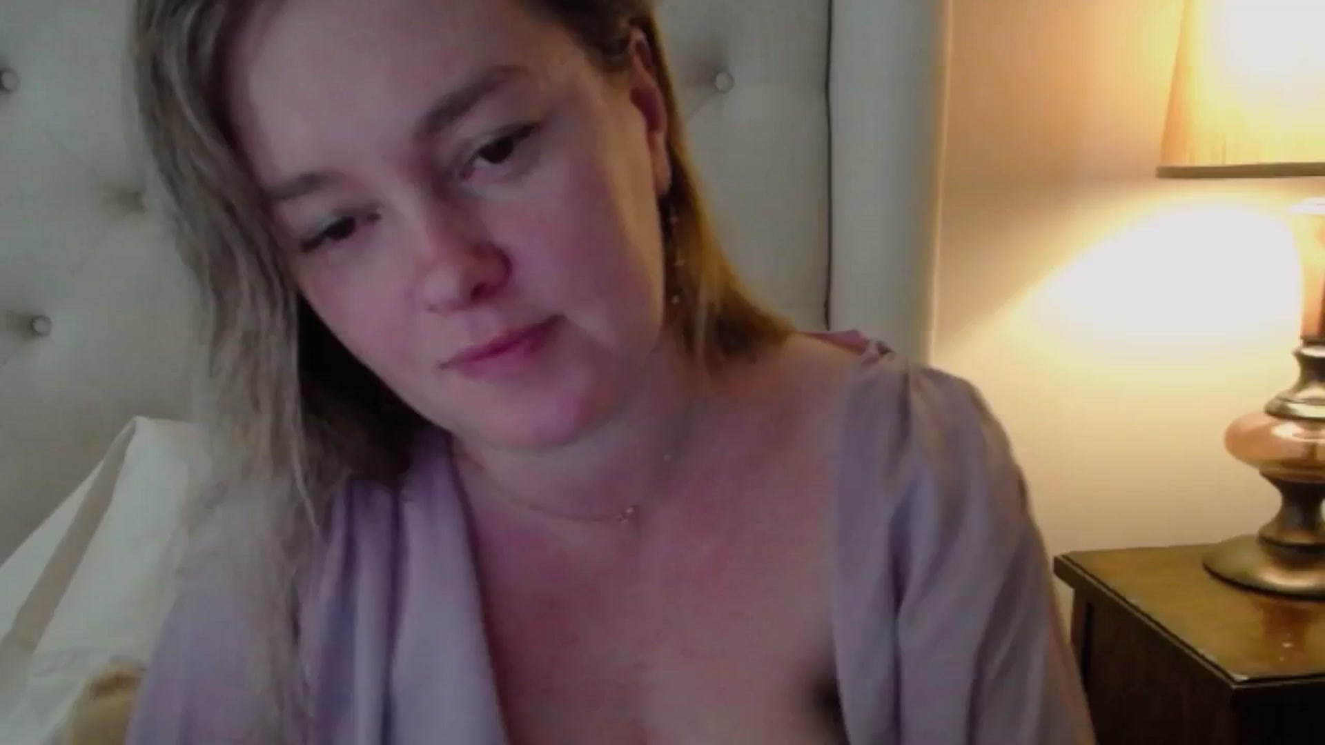 Gallery image thumbnail from J0llye's myfreecams stream on, 04/07/2025, 16:52 image 4 of 20