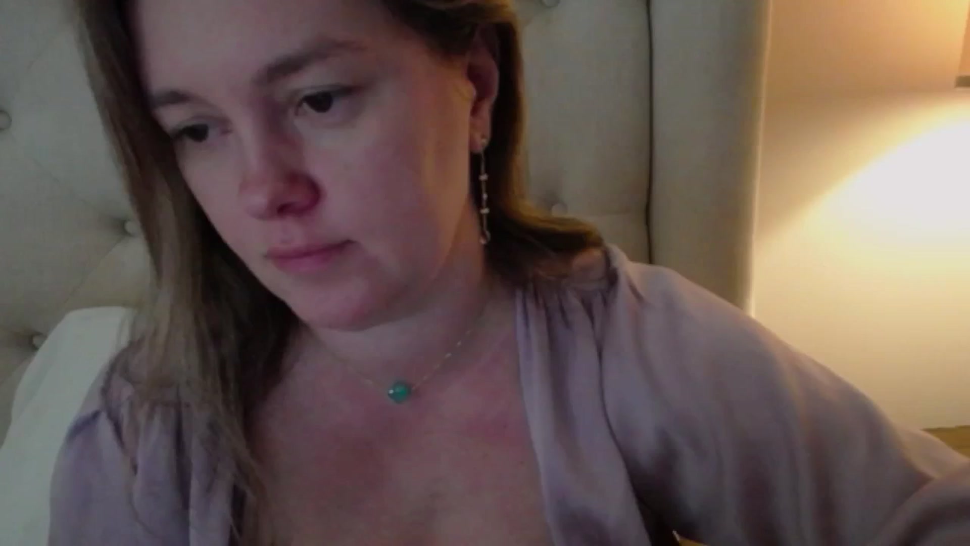 Gallery image thumbnail from J0llye's myfreecams stream on, 04/08/2025, 16:58 image 19 of 20