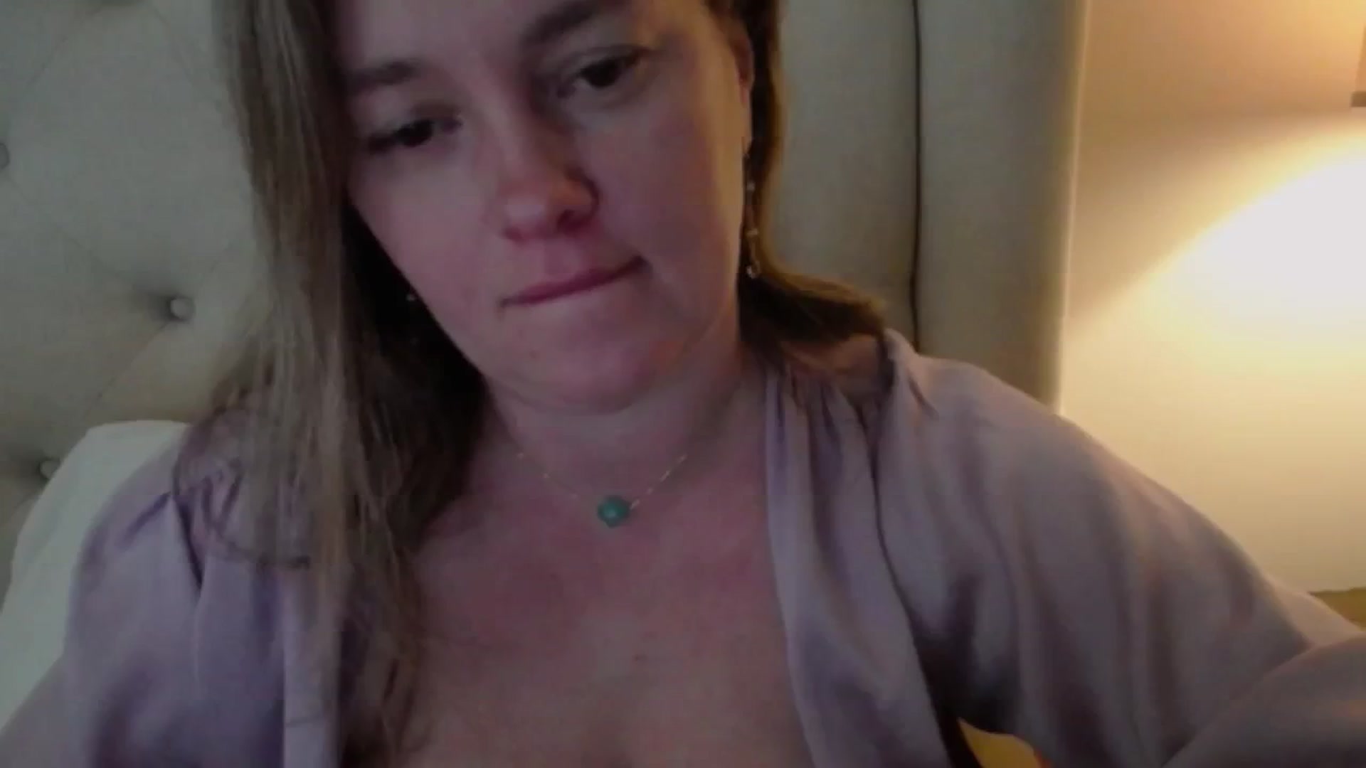 Gallery image thumbnail from J0llye's myfreecams stream on, 04/08/2025, 16:58 image 20 of 20