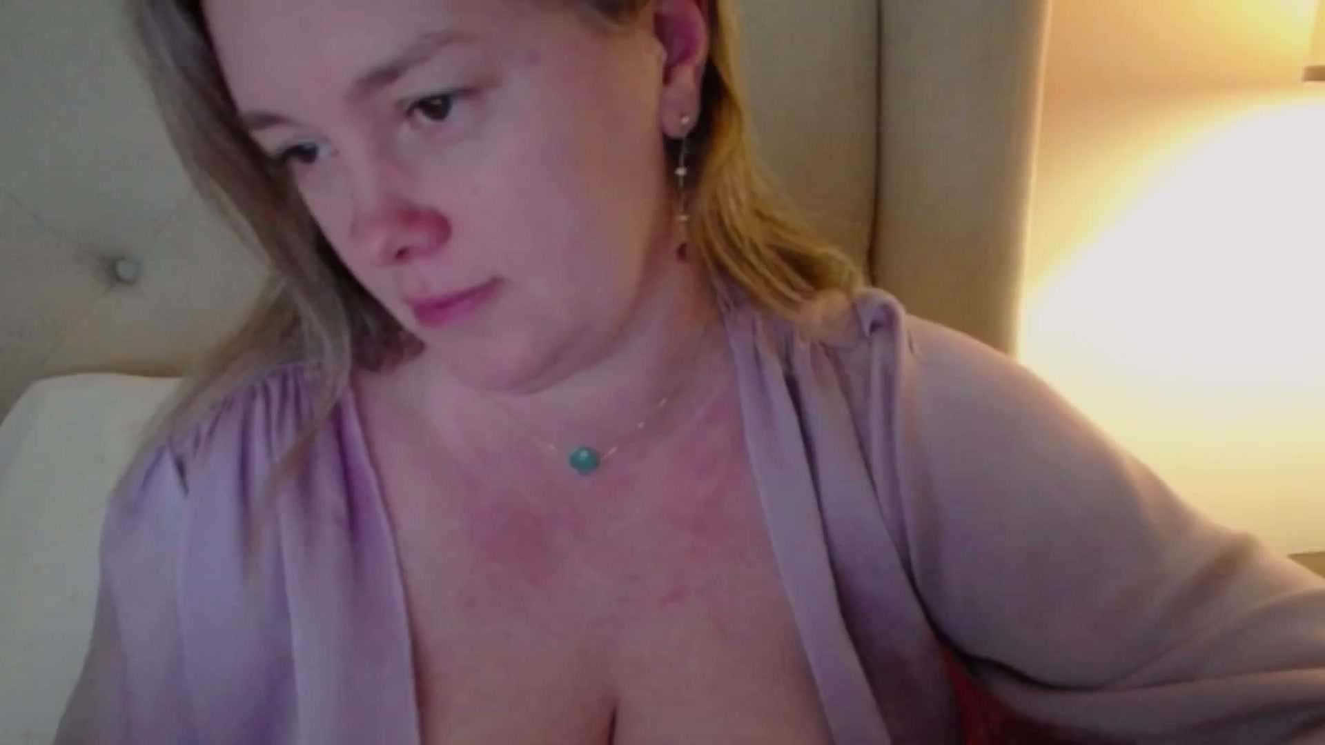 Gallery image thumbnail from J0llye's myfreecams stream on, 04/08/2025, 19:52 image 19 of 20