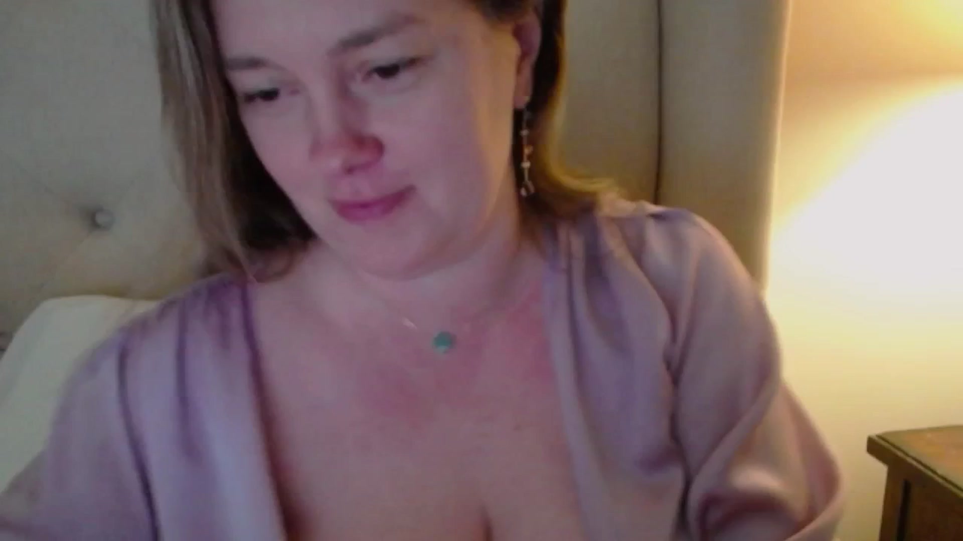 Gallery image thumbnail from J0llye's myfreecams stream on, 04/08/2025, 19:52 image 6 of 20
