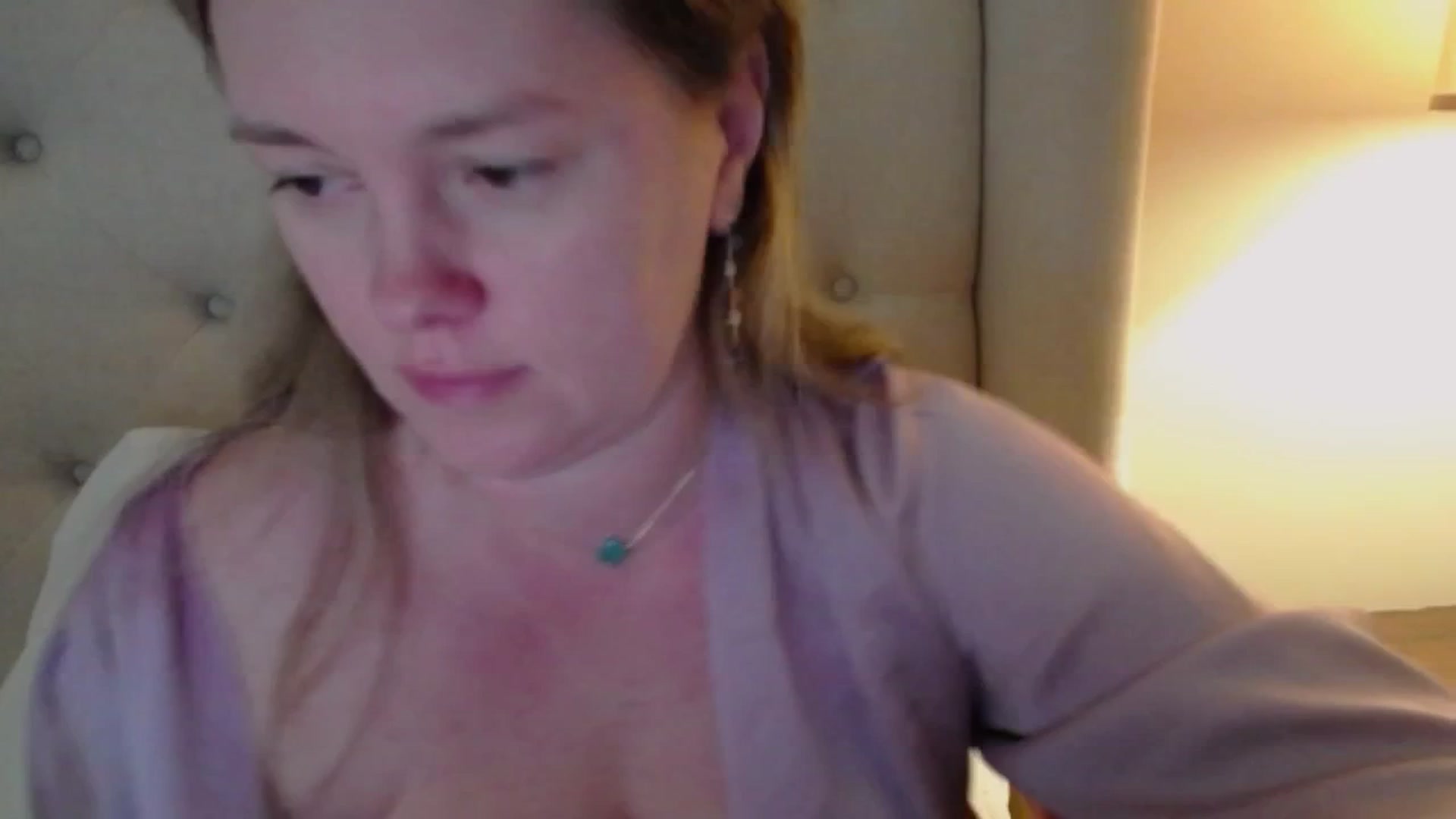 Gallery image thumbnail from J0llye's myfreecams stream on, 04/08/2025, 19:52 image 1 of 20