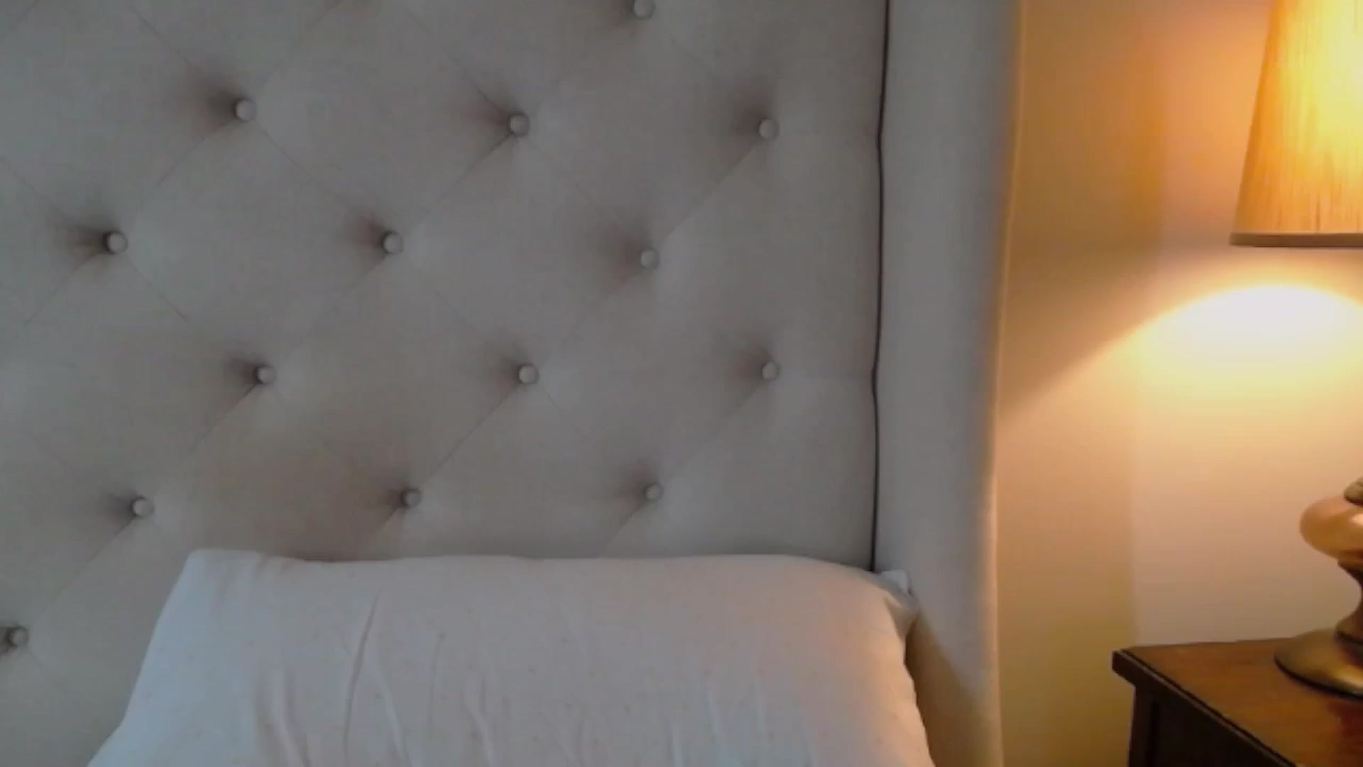 Gallery image thumbnail from J0llye's myfreecams stream on, 04/09/2025, 16:30 image 13 of 20