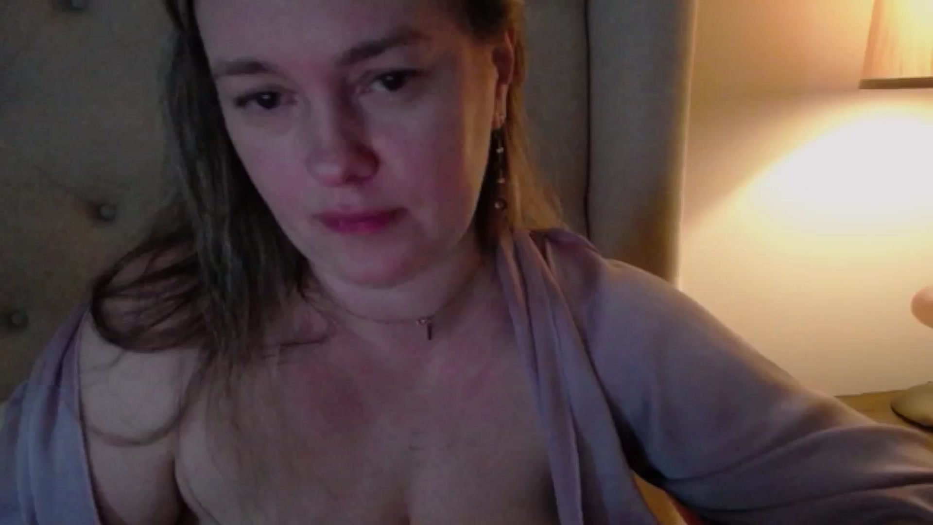 Gallery image thumbnail from J0llye's myfreecams stream on, 04/10/2025, 19:35 image 16 of 20