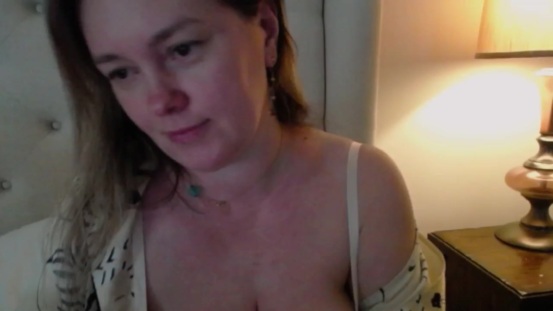 Gallery image thumbnail from J0llye's myfreecams stream on, 04/11/2025, 16:36 image 18 of 20
