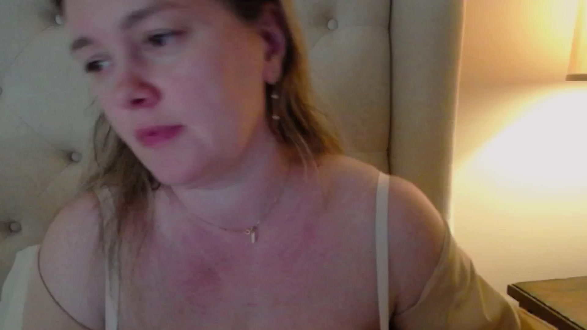 Gallery image thumbnail from J0llye's myfreecams stream on, 04/13/2025, 20:13 image 17 of 20