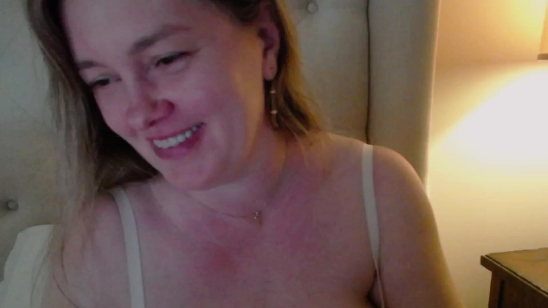 Gallery image thumbnail from J0llye's myfreecams stream on, 04/13/2025, 20:13 image 4 of 20