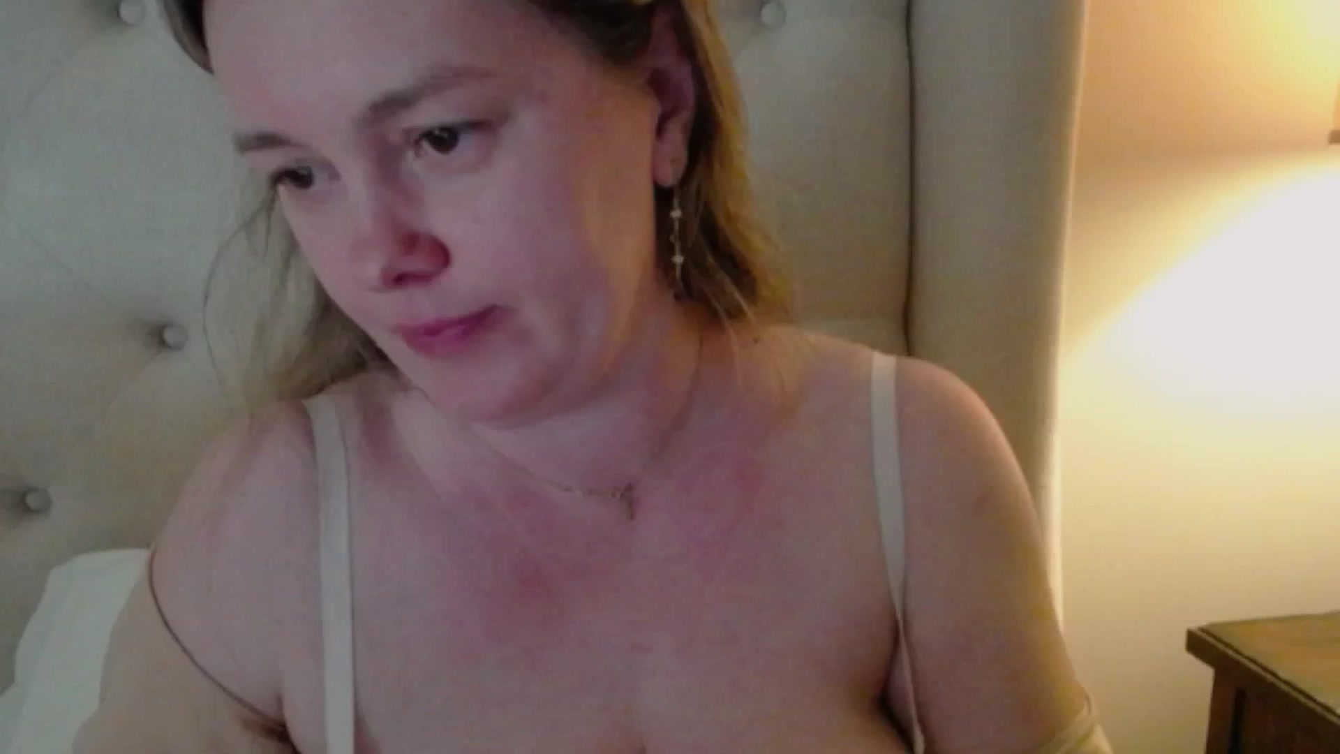 Gallery image thumbnail from J0llye's myfreecams stream on, 04/13/2025, 20:13 image 12 of 20