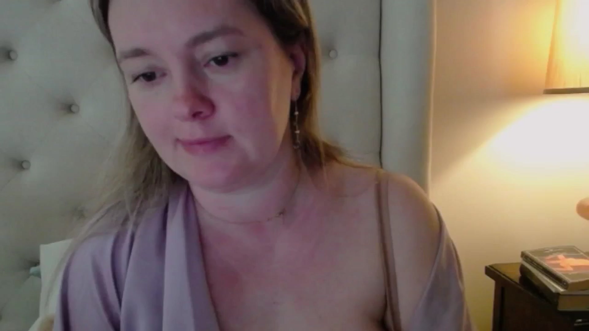 Gallery image thumbnail from J0llye's myfreecams stream on, 04/14/2025, 16:56 image 8 of 20
