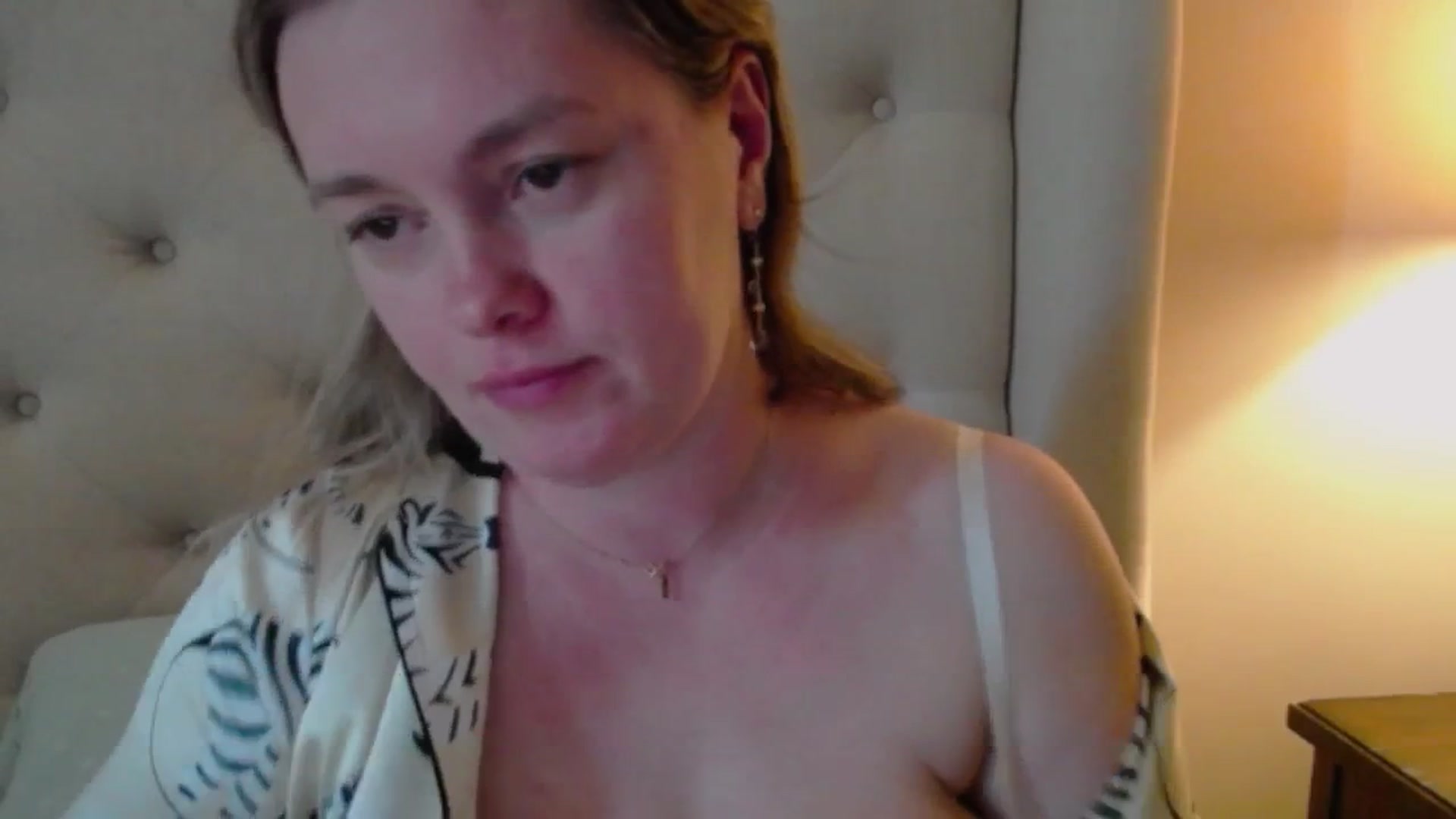 Gallery image thumbnail from J0llye's myfreecams stream on, 04/15/2025, 18:52 image 4 of 20