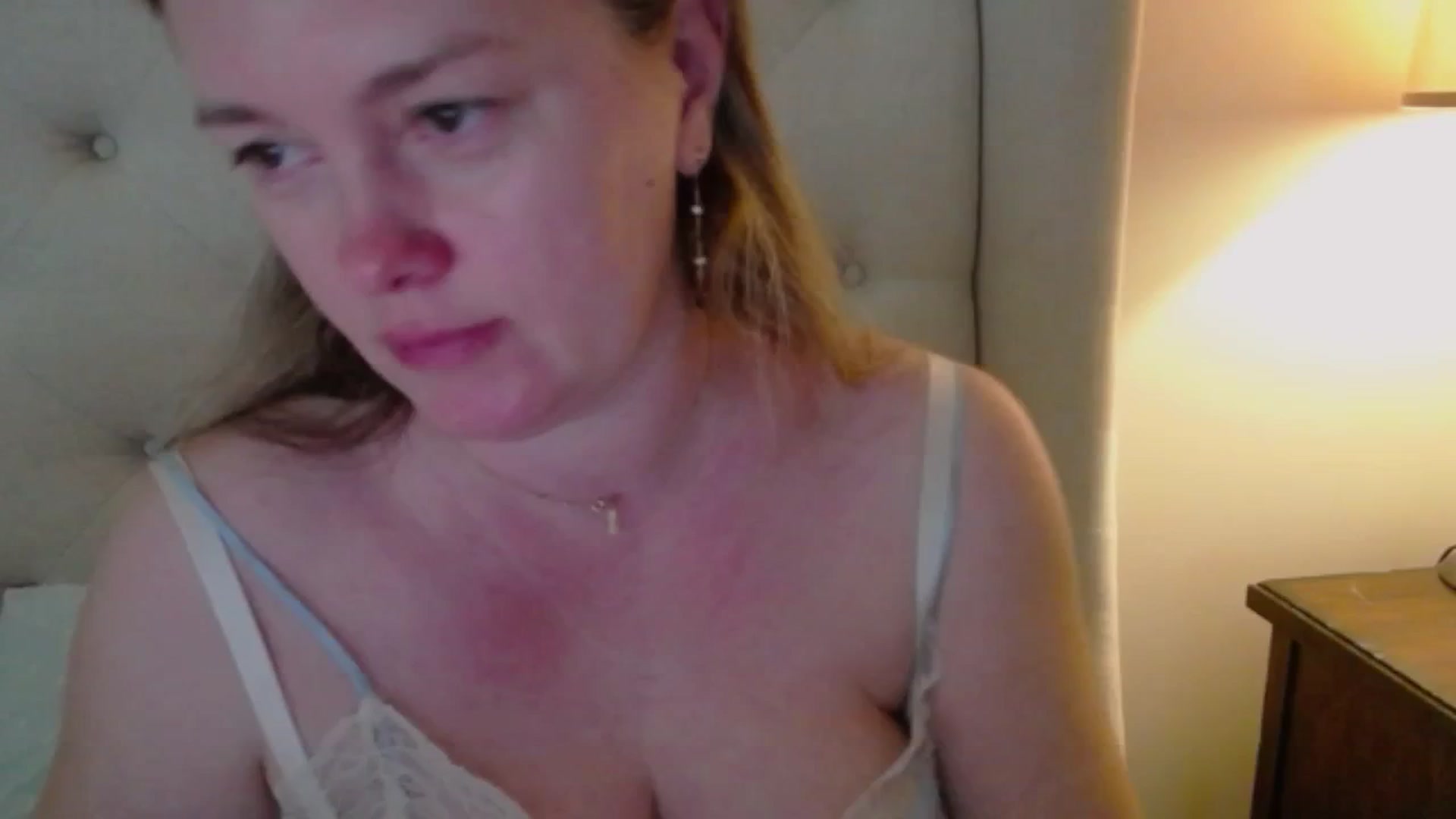 Gallery image thumbnail from J0llye's myfreecams stream on, 04/17/2025, 19:00 image 7 of 20