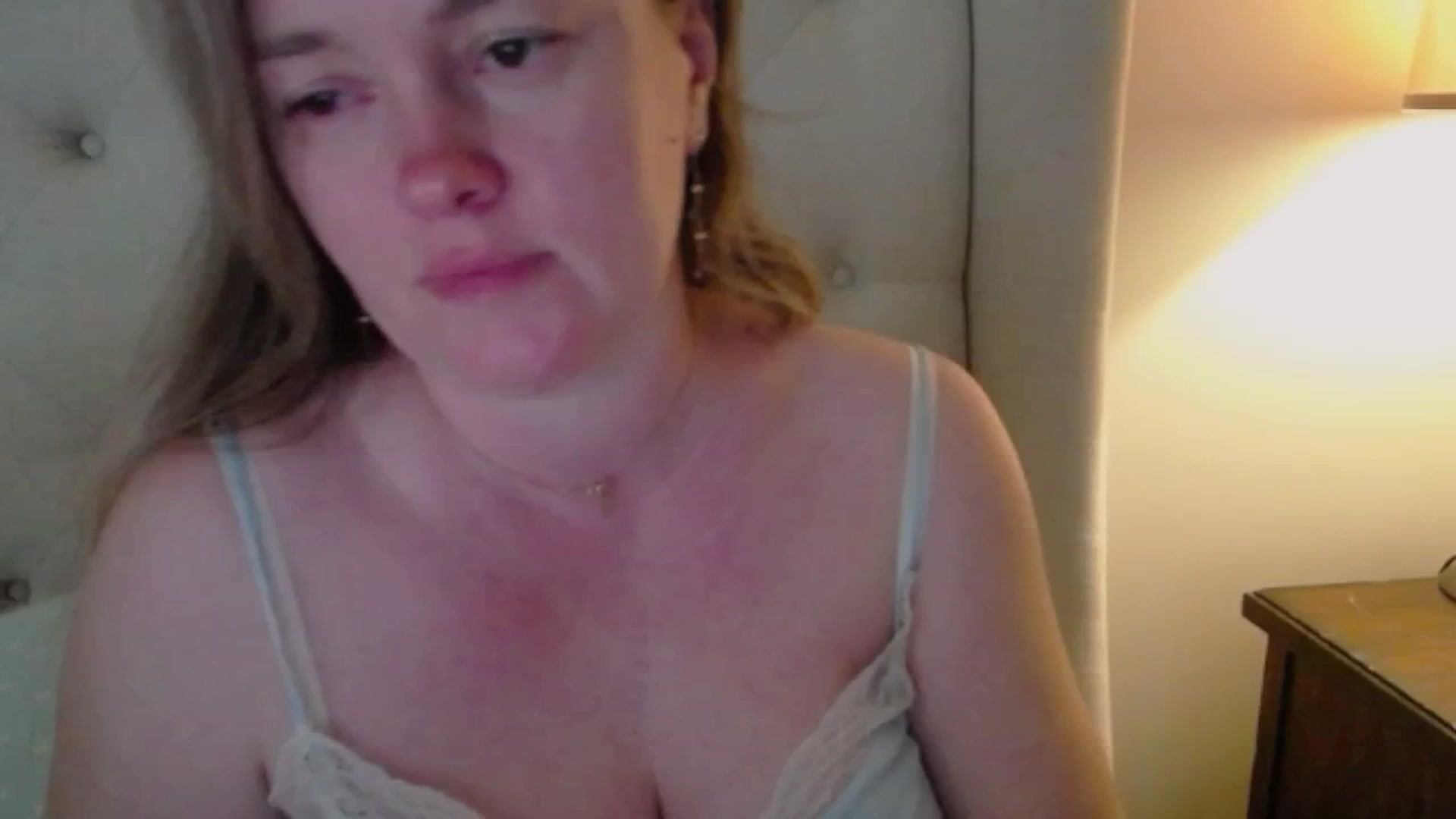 Gallery image thumbnail from J0llye's myfreecams stream on, 04/17/2025, 19:41 image 11 of 20