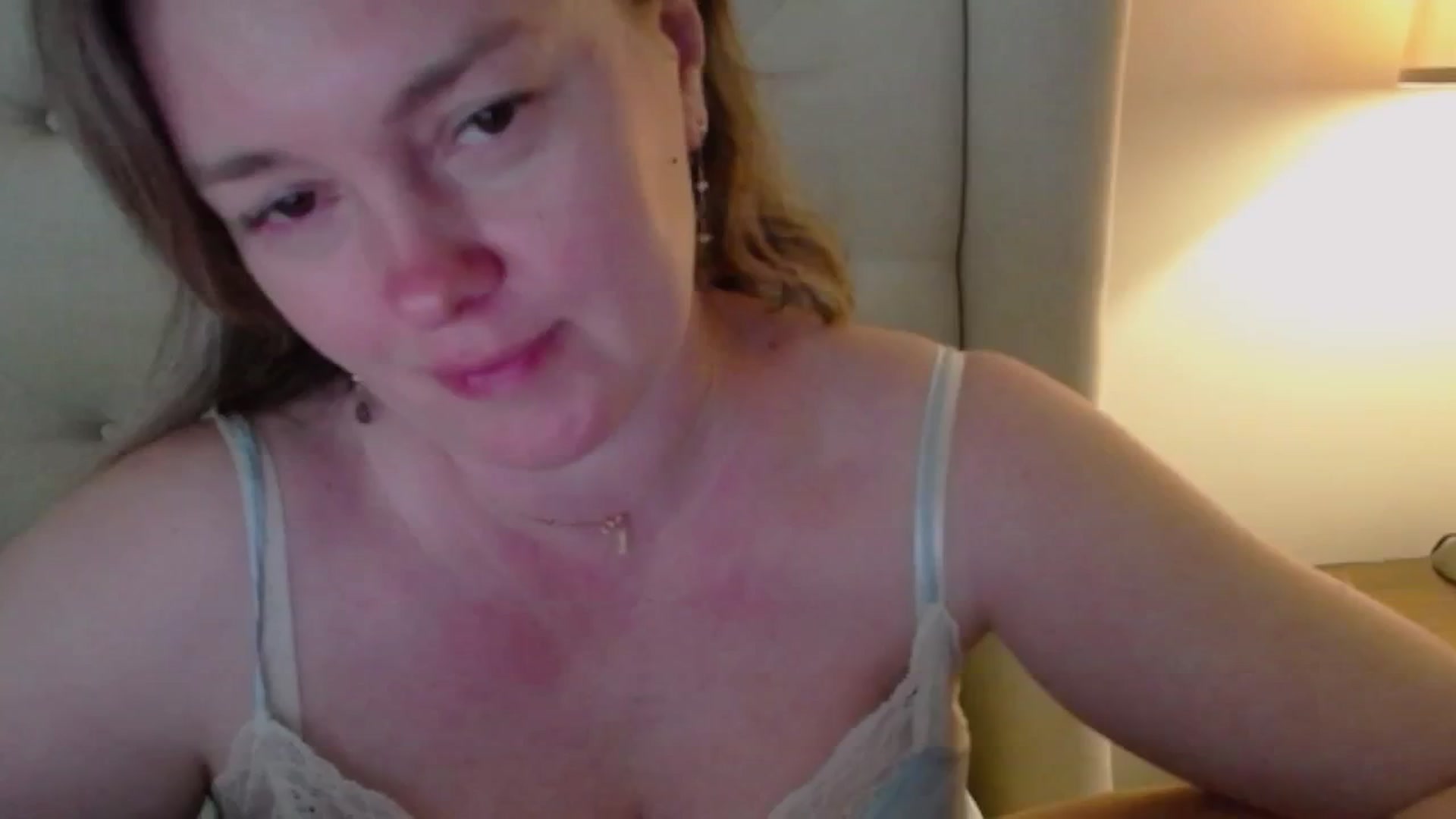 Gallery image thumbnail from J0llye's myfreecams stream on, 04/17/2025, 19:41 image 7 of 20