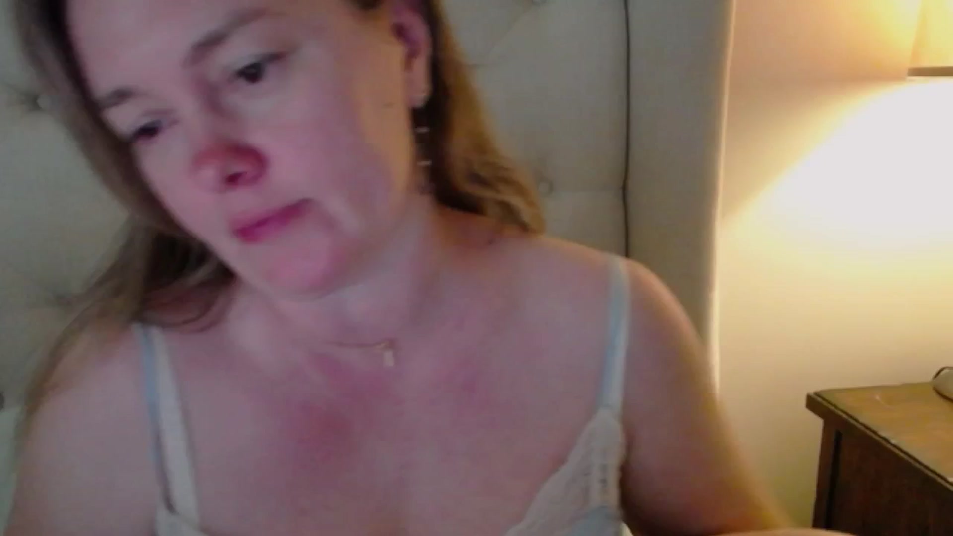 Gallery image thumbnail from J0llye's myfreecams stream on, 04/17/2025, 19:41 image 10 of 20