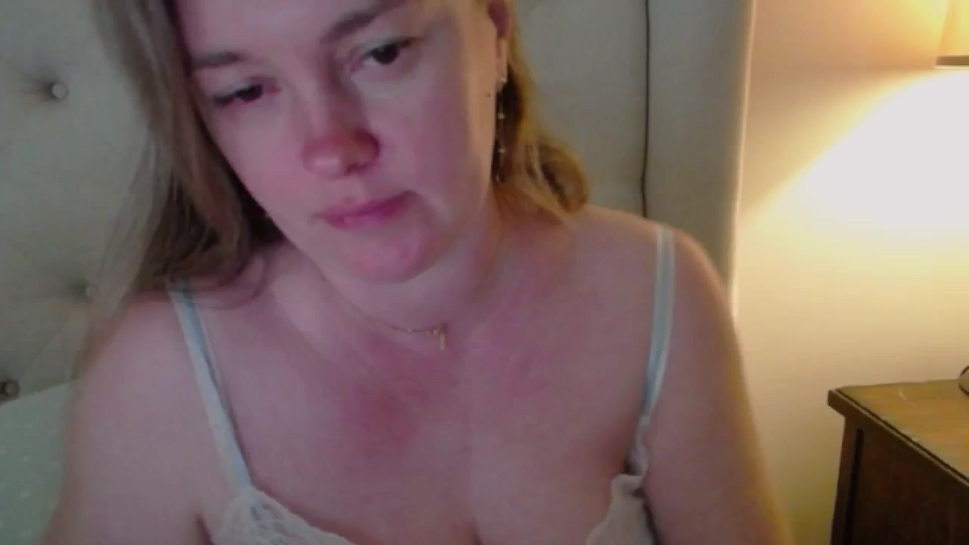 Gallery image thumbnail from J0llye's myfreecams stream on, 04/17/2025, 19:41 image 12 of 20