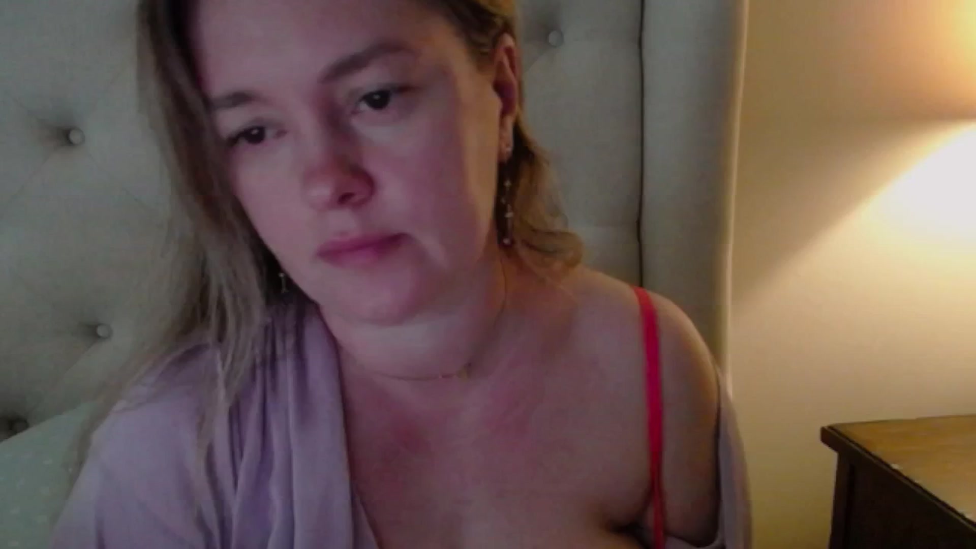 Gallery image thumbnail from J0llye's myfreecams stream on, 04/18/2025, 16:08 image 9 of 20