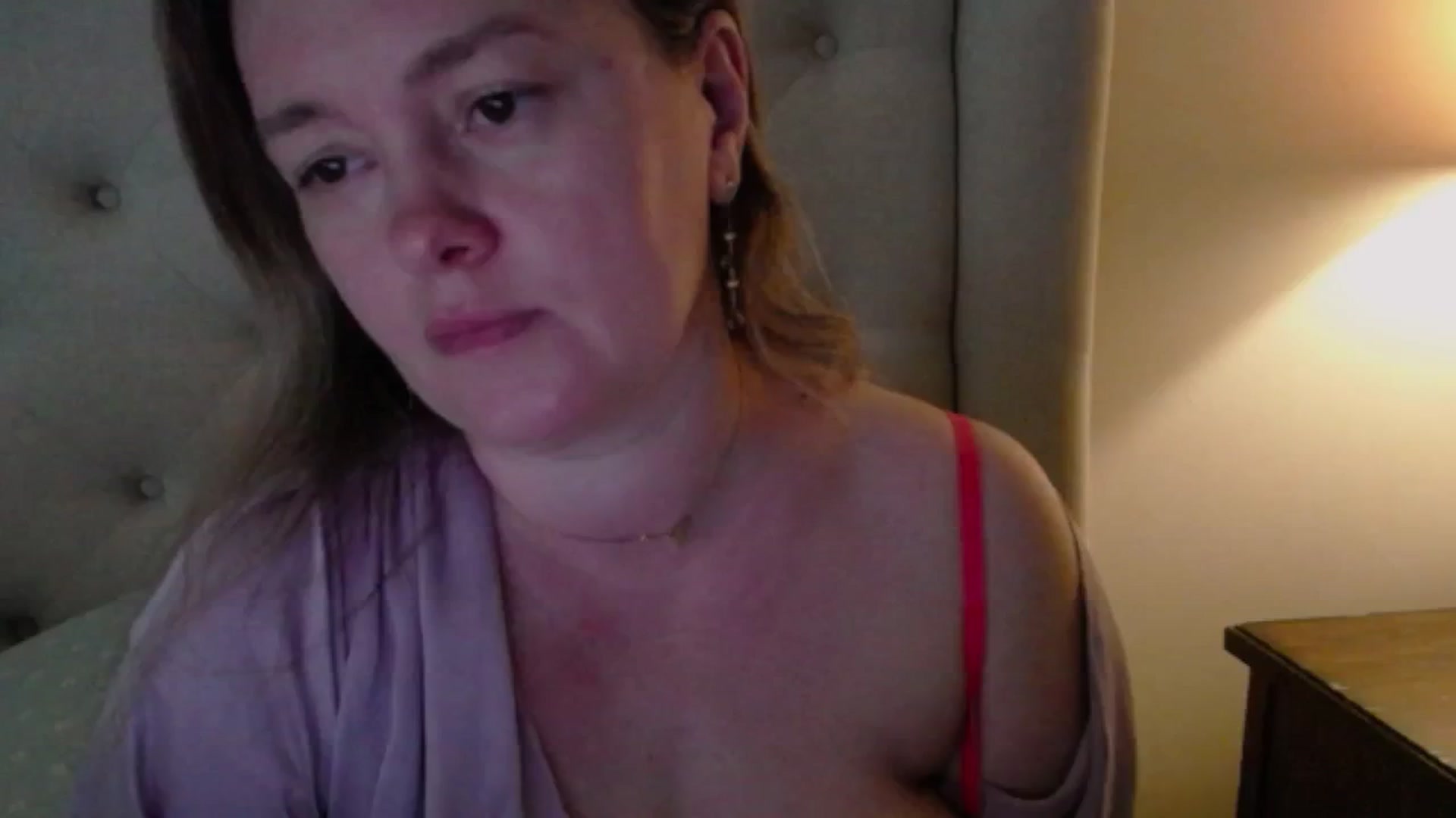 Gallery image thumbnail from J0llye's myfreecams stream on, 04/18/2025, 16:08 image 12 of 20