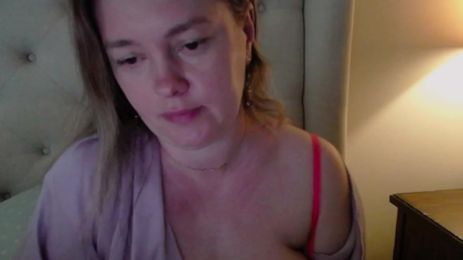 Gallery image thumbnail from J0llye's myfreecams stream on, 04/18/2025, 16:08 image 14 of 20