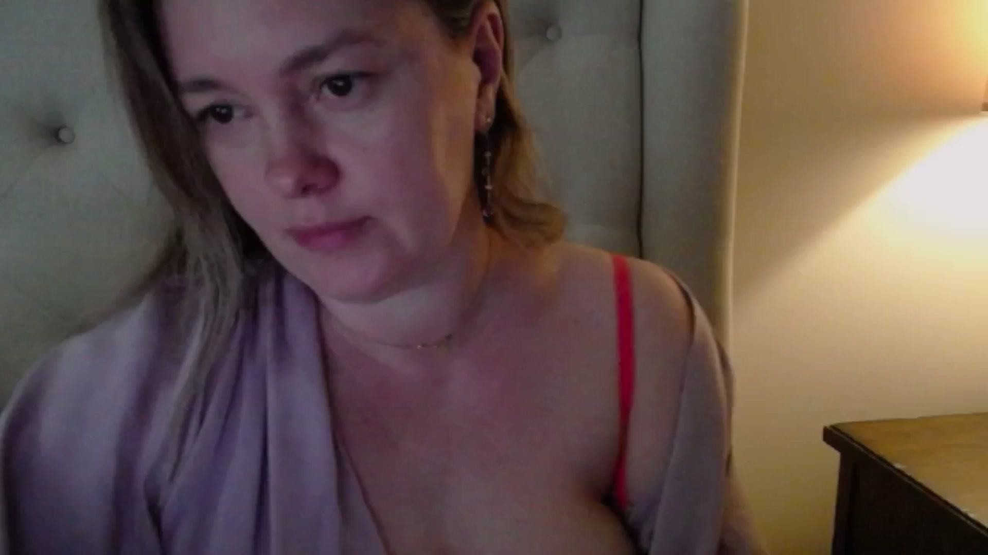 Gallery image thumbnail from J0llye's myfreecams stream on, 04/18/2025, 16:08 image 8 of 20