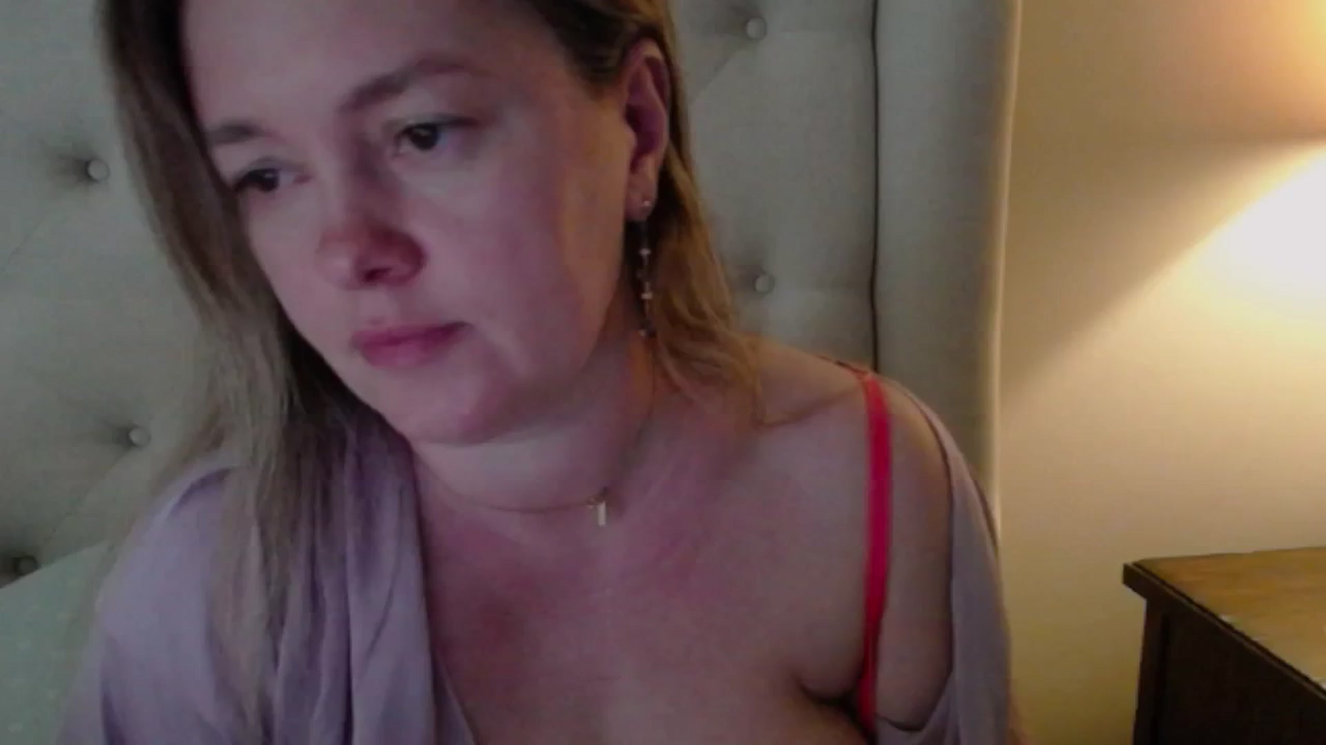 Gallery image thumbnail from J0llye's myfreecams stream on, 04/18/2025, 16:08 image 20 of 20