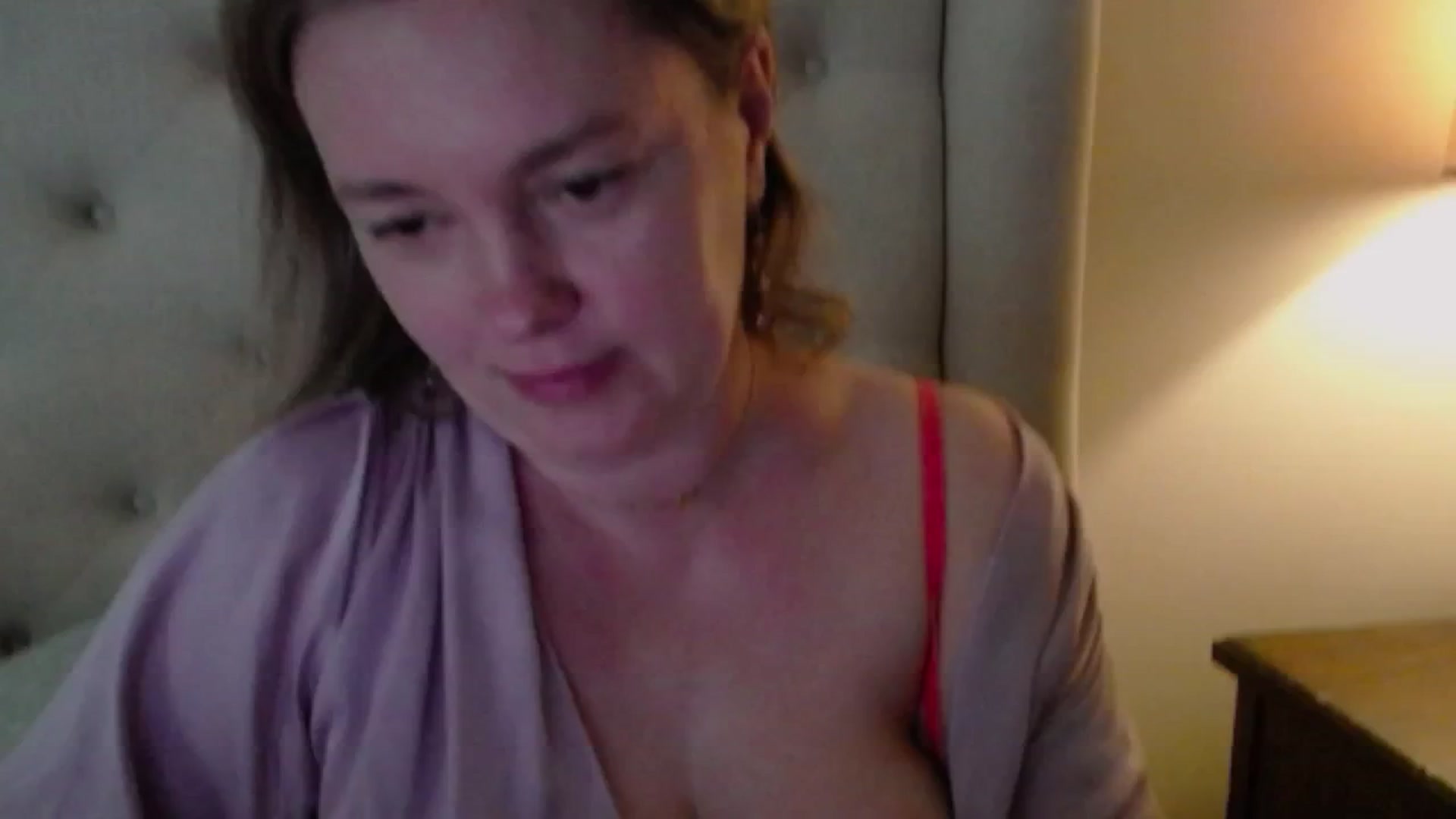 Gallery image thumbnail from J0llye's myfreecams stream on, 04/18/2025, 16:08 image 5 of 20
