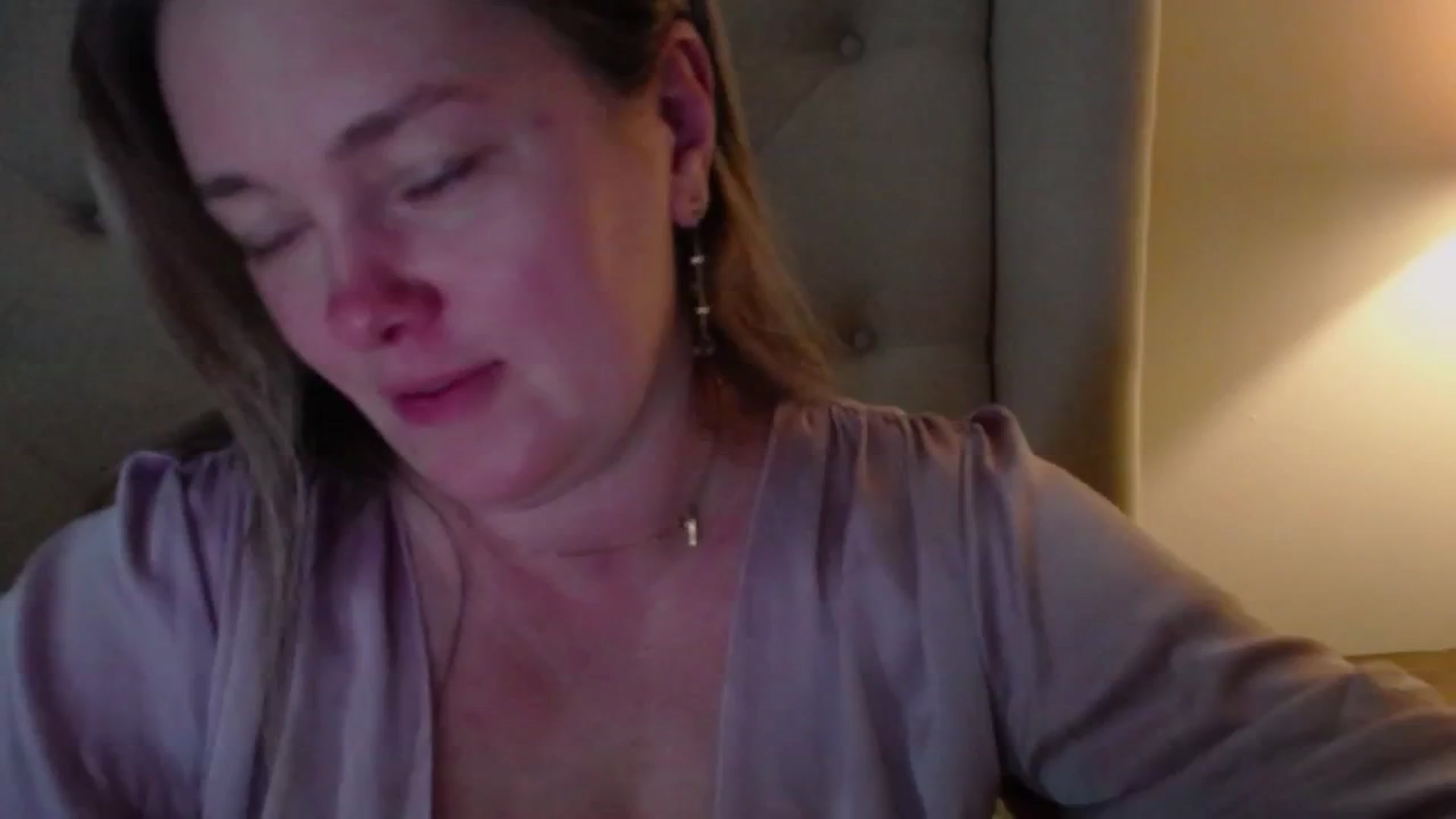 Gallery image thumbnail from J0llye's myfreecams stream on, 04/18/2025, 20:14 image 8 of 20