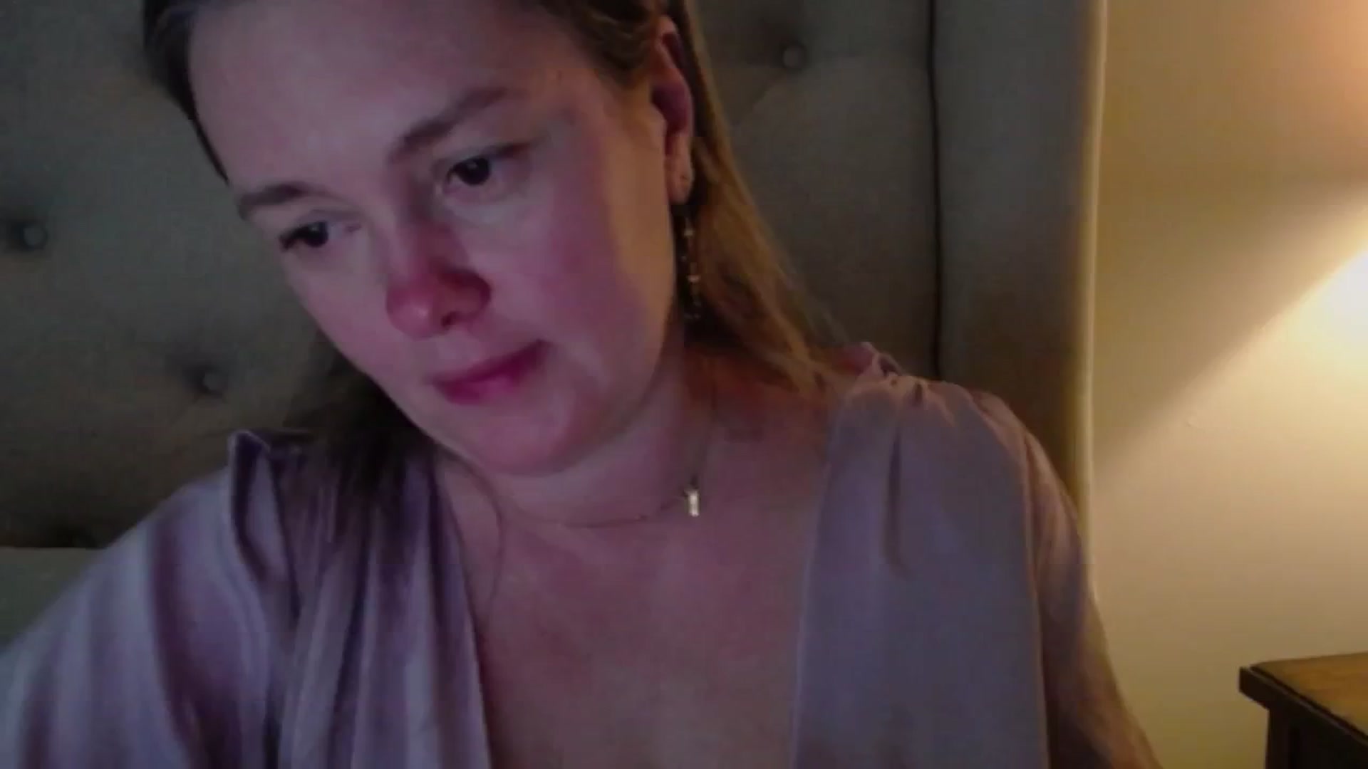 Gallery image thumbnail from J0llye's myfreecams stream on, 04/18/2025, 20:14 image 12 of 20