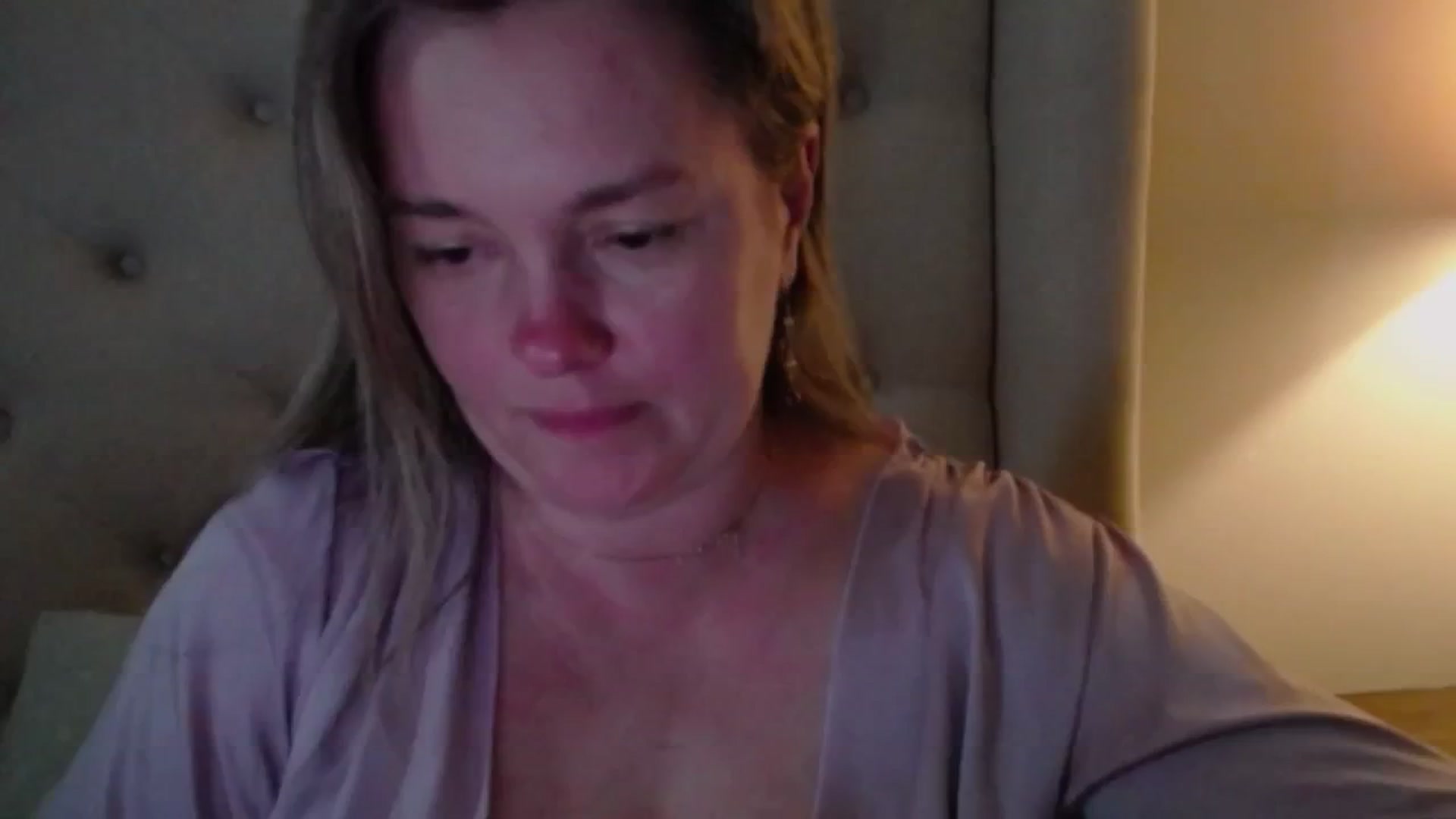 Gallery image thumbnail from J0llye's myfreecams stream on, 04/18/2025, 20:14 image 5 of 20