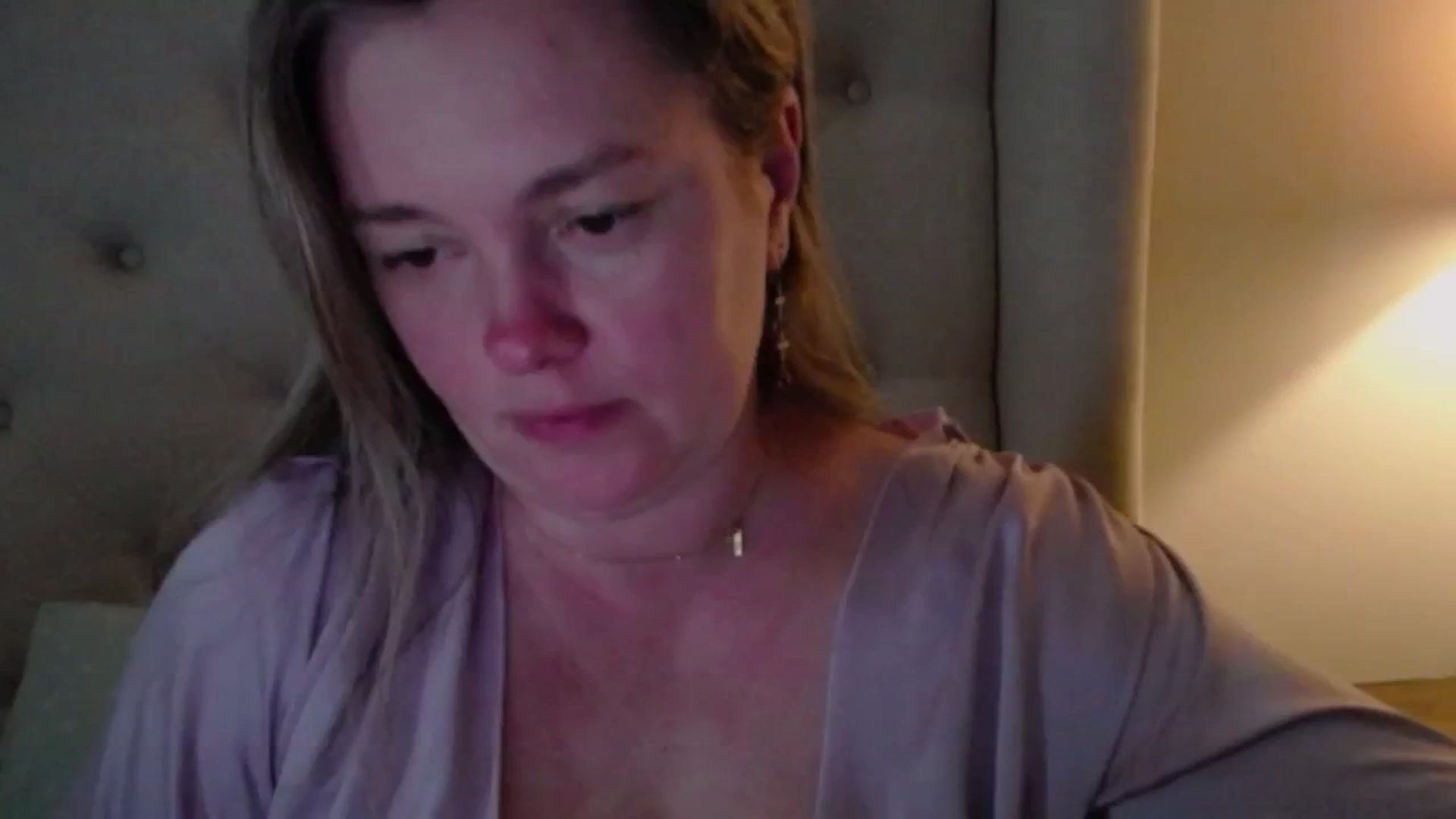 Gallery image thumbnail from J0llye's myfreecams stream on, 04/18/2025, 20:14 image 4 of 20