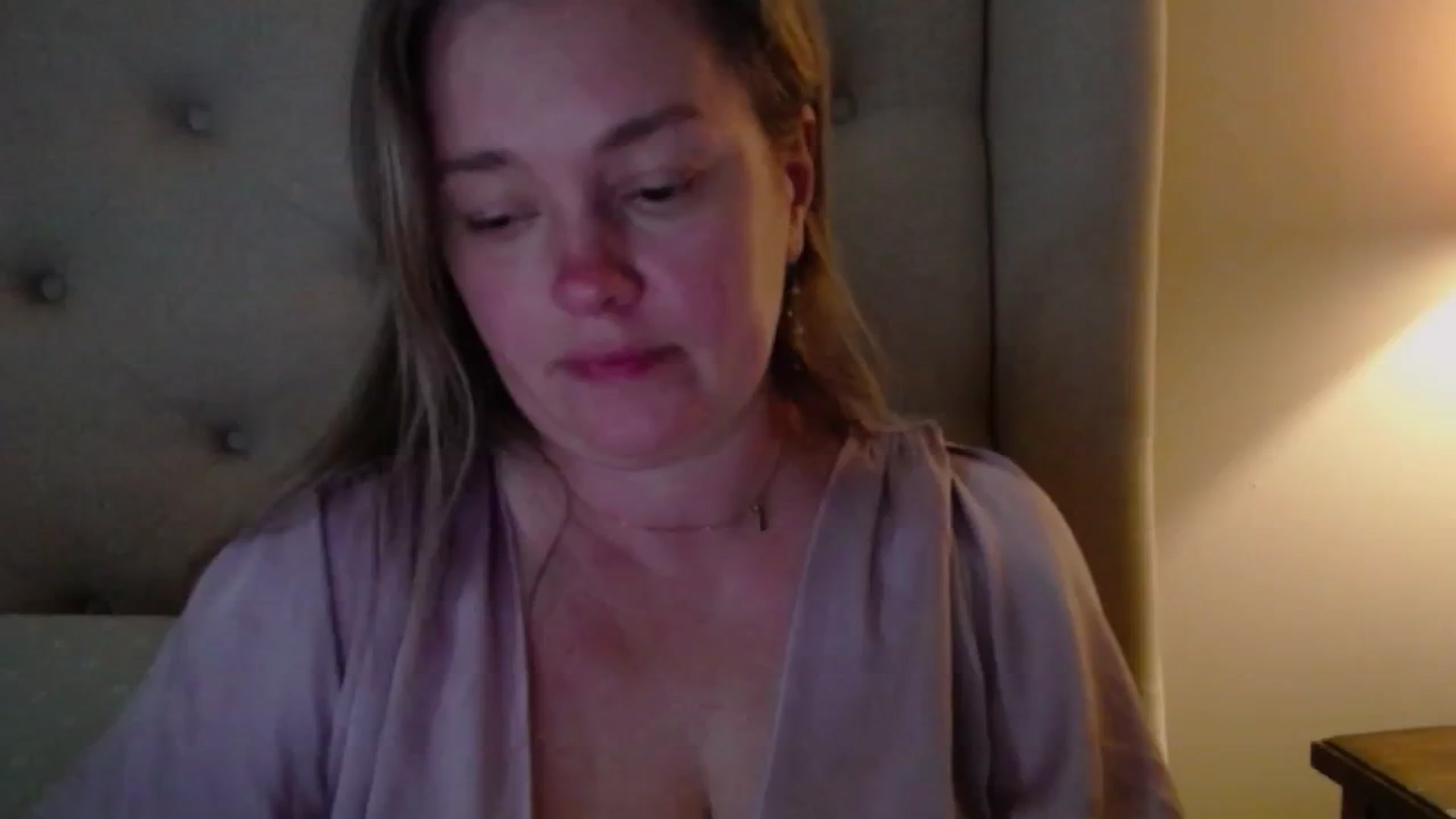 Gallery image thumbnail from J0llye's myfreecams stream on, 04/18/2025, 20:14 image 9 of 20