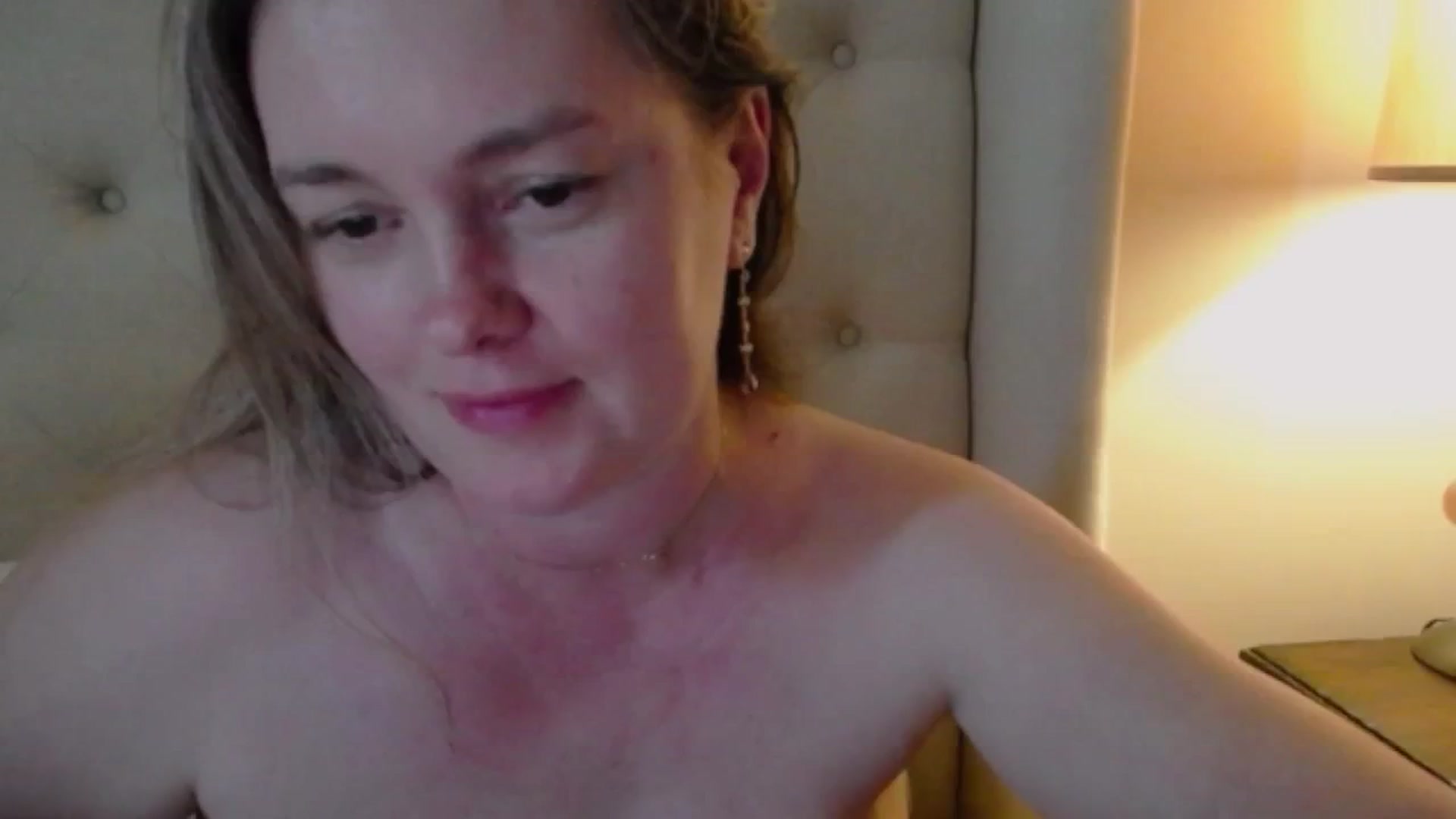 Gallery image thumbnail from J0llye's myfreecams stream on, 04/22/2025, 19:57 image 3 of 20