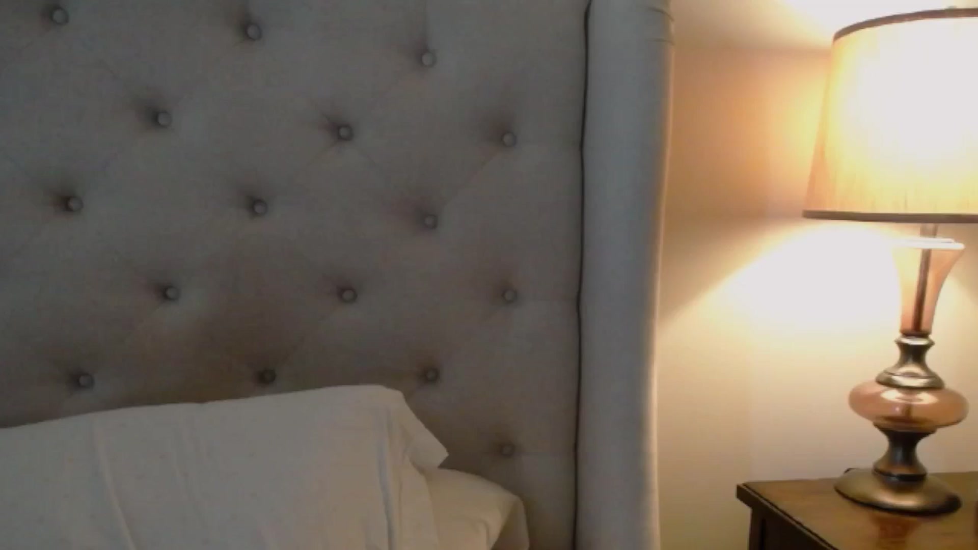 Gallery image thumbnail from J0llye's myfreecams stream on, 04/22/2025, 19:57 image 17 of 20
