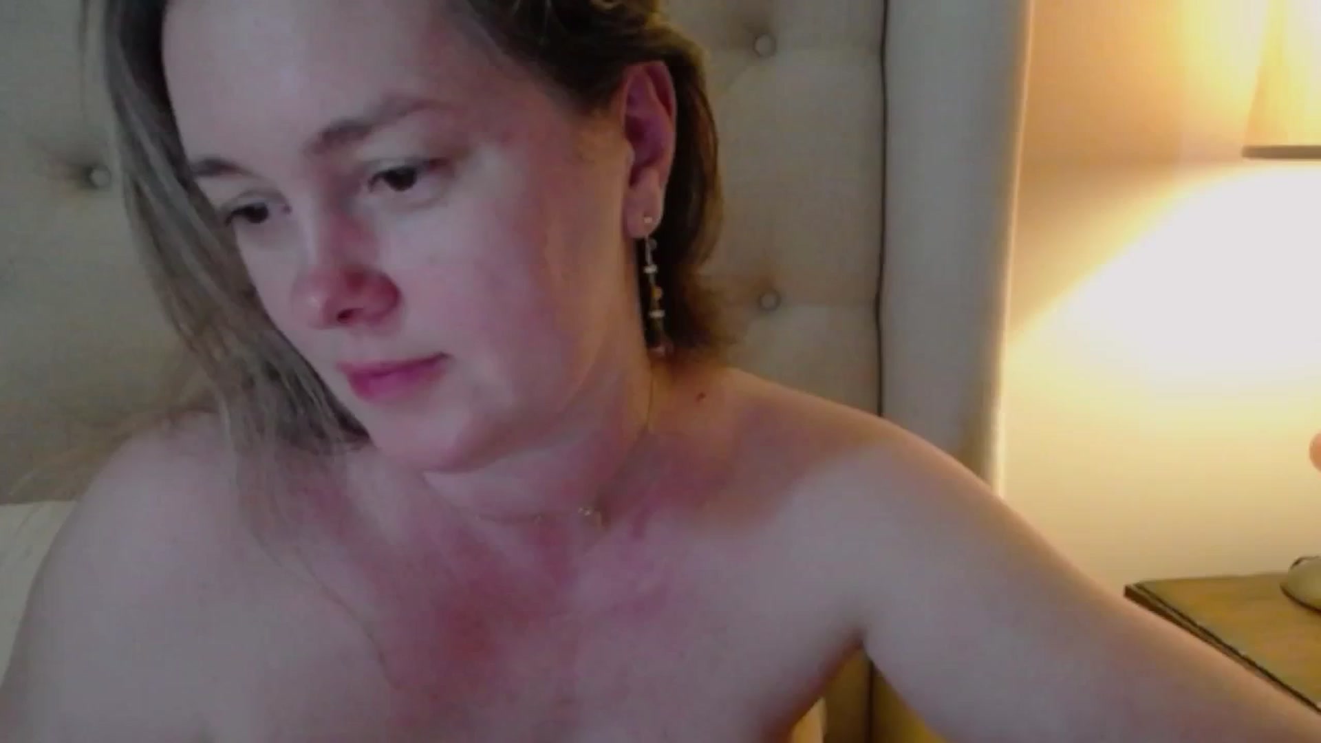 Gallery image thumbnail from J0llye's myfreecams stream on, 04/22/2025, 19:57 image 4 of 20