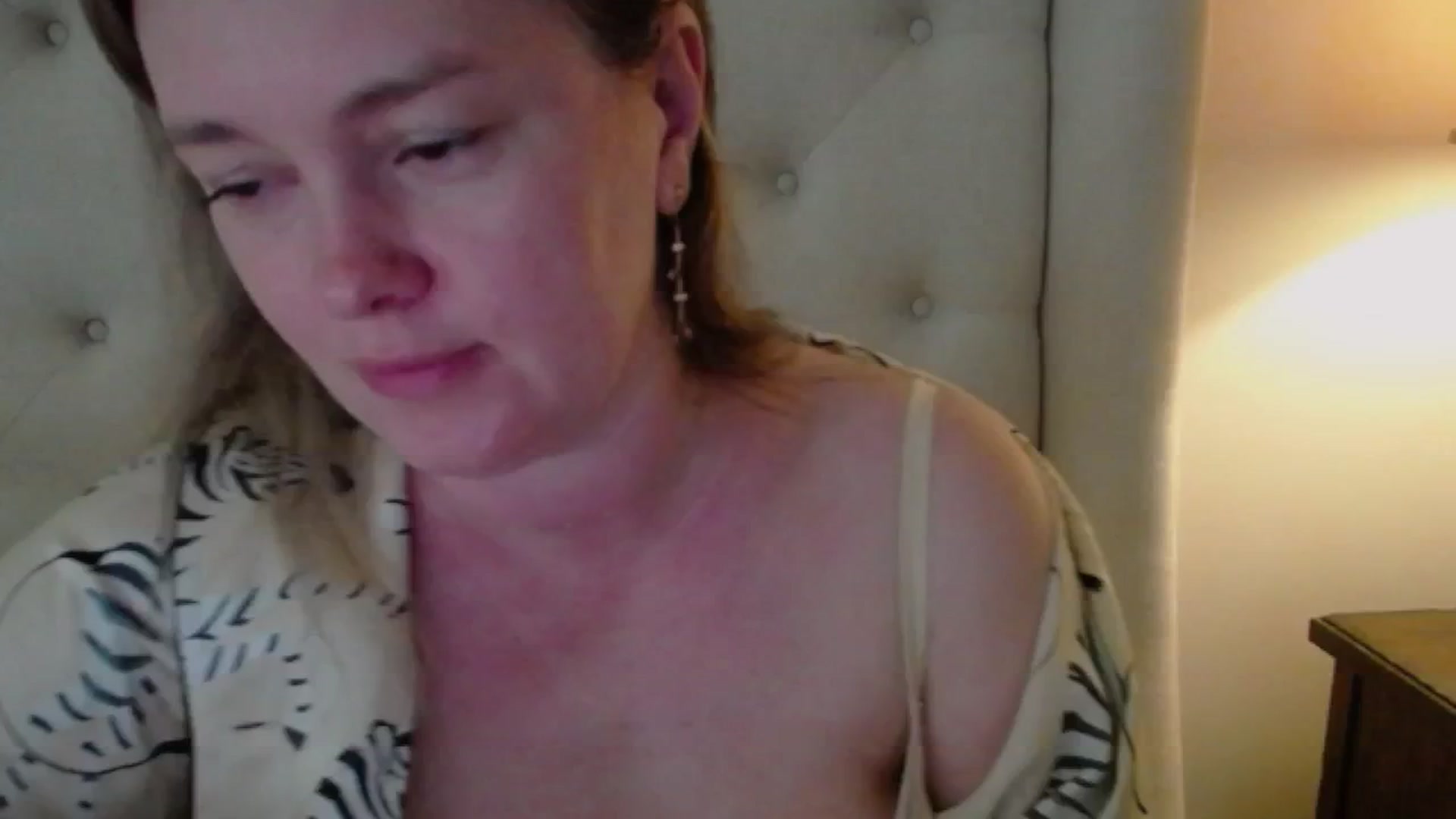 Gallery image thumbnail from J0llye's myfreecams stream on, 04/24/2025, 16:40 image 13 of 20