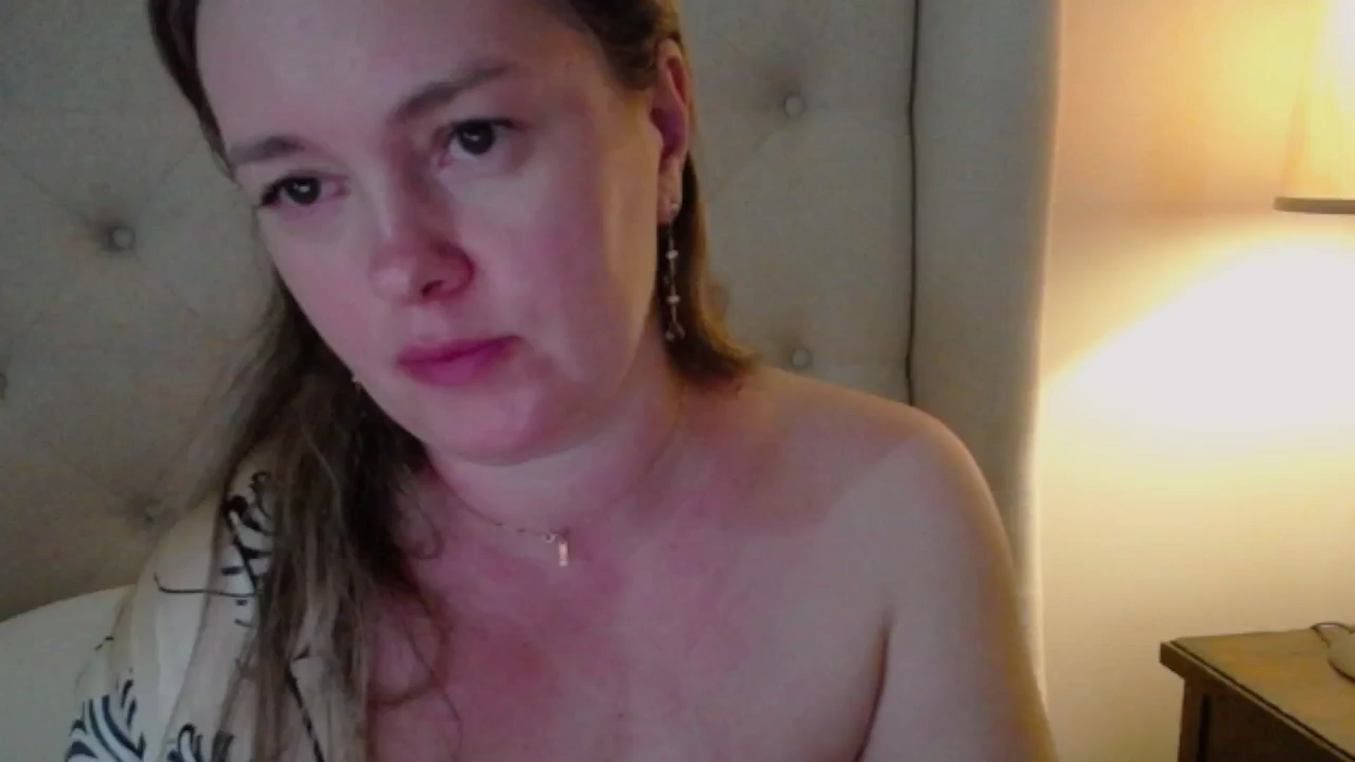 Gallery image thumbnail from J0llye's myfreecams stream on, 04/24/2025, 19:12 image 19 of 20