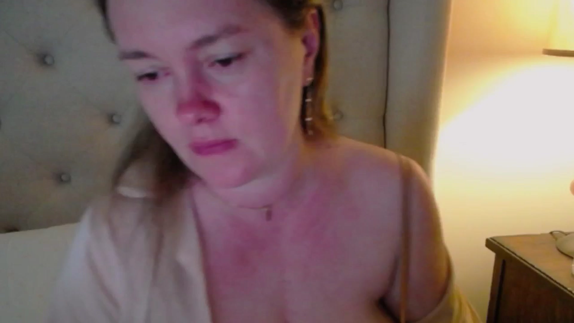 Gallery image thumbnail from J0llye's myfreecams stream on, 04/25/2025, 19:31 image 10 of 20