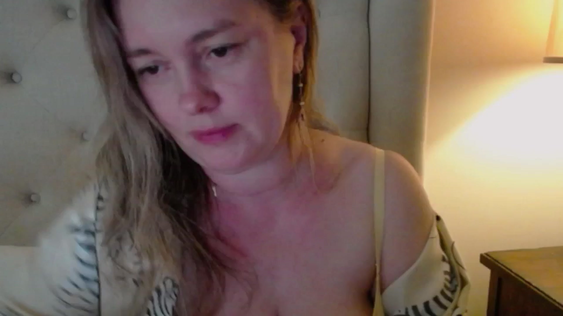 Gallery image thumbnail from J0llye's myfreecams stream on, 04/26/2025, 19:59 image 19 of 20