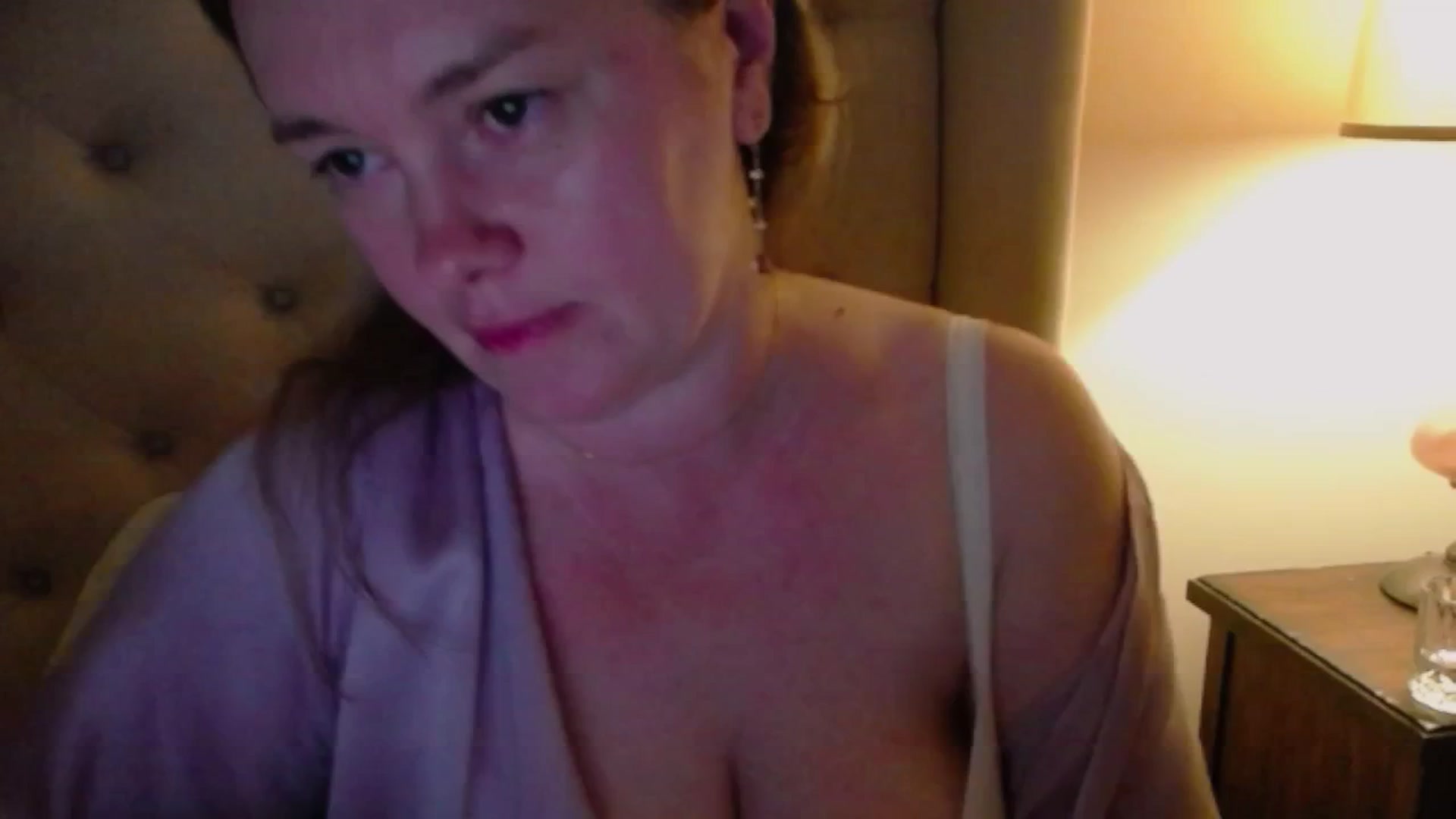 Gallery image thumbnail from J0llye's myfreecams stream on, 04/28/2025, 04:05 image 1 of 20