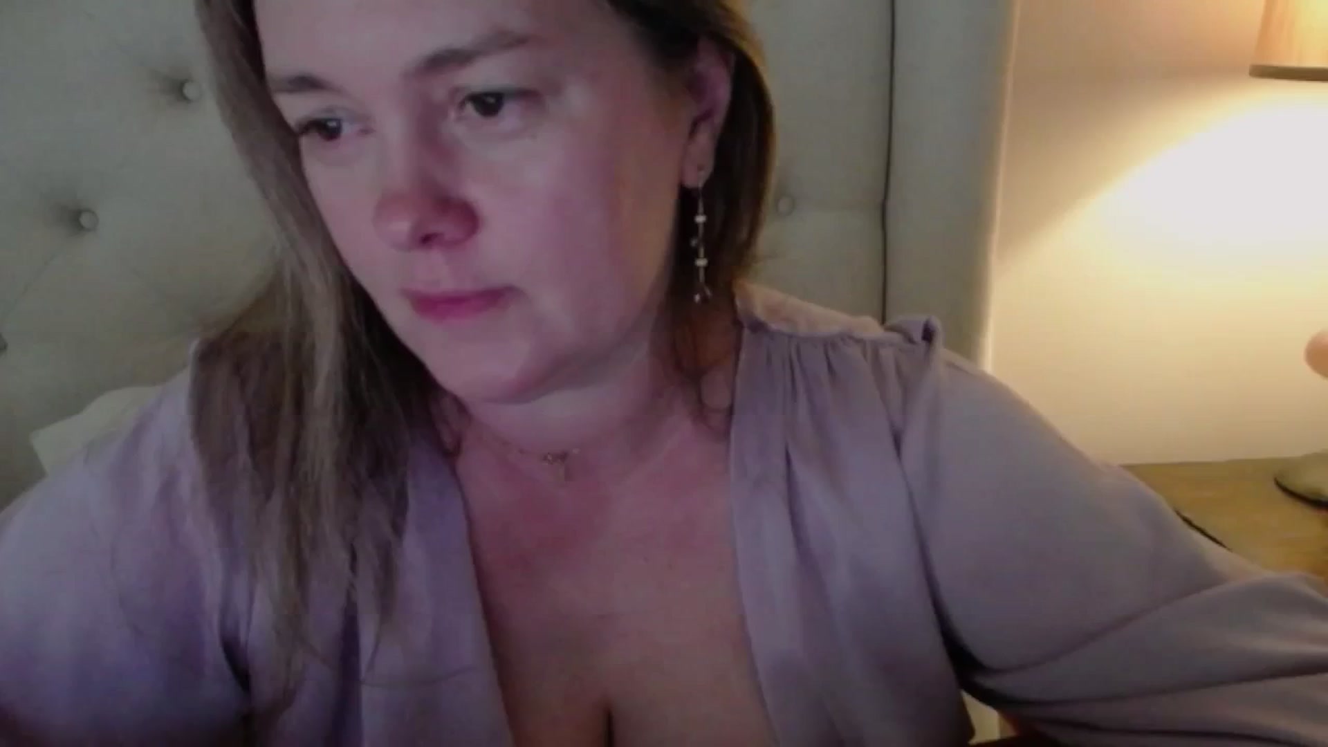 Gallery image thumbnail from J0llye's myfreecams stream on, 04/28/2025, 19:50 image 13 of 20