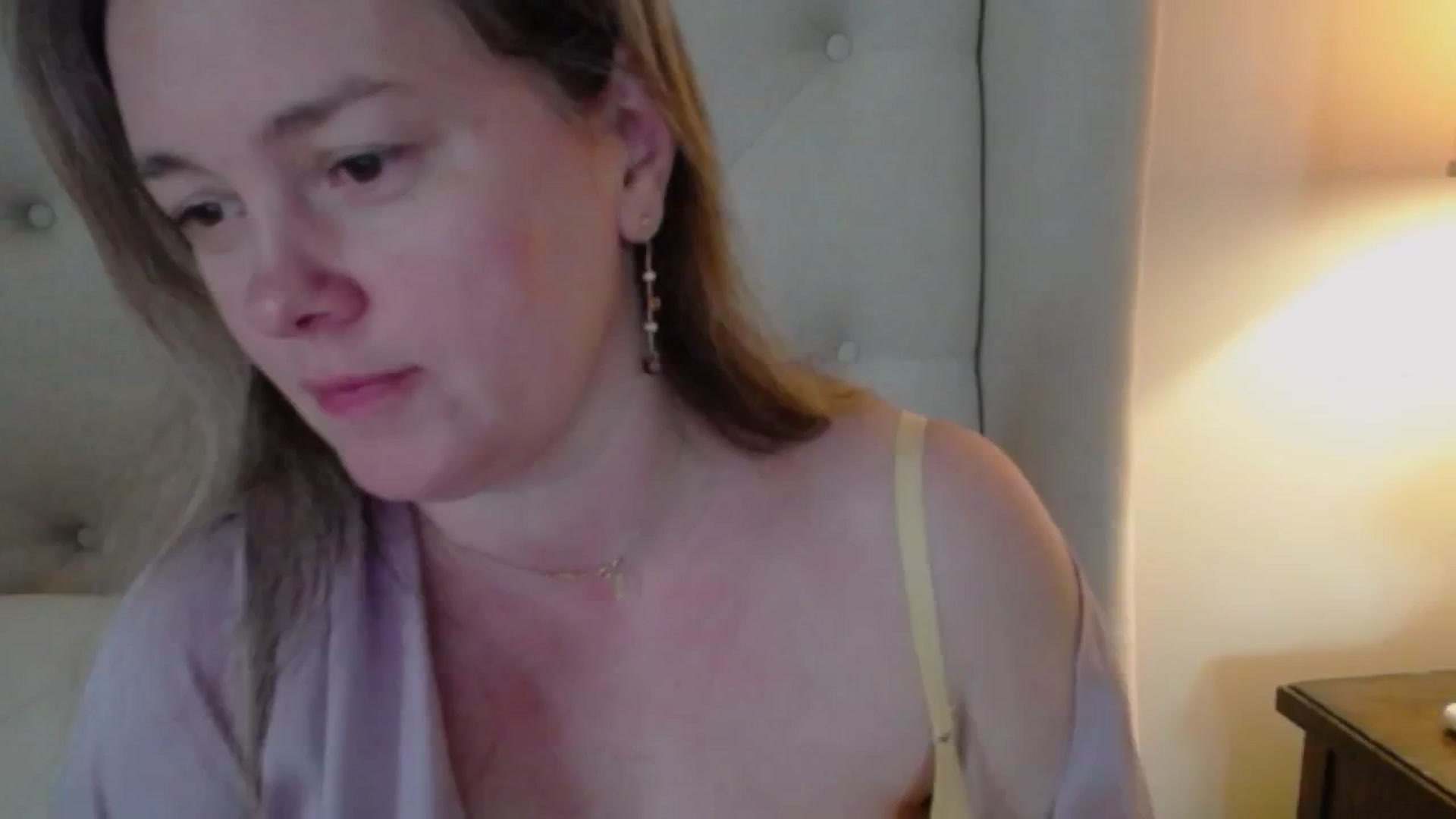 Gallery image thumbnail from J0llye's myfreecams stream on, 04/29/2025, 19:42 image 8 of 20