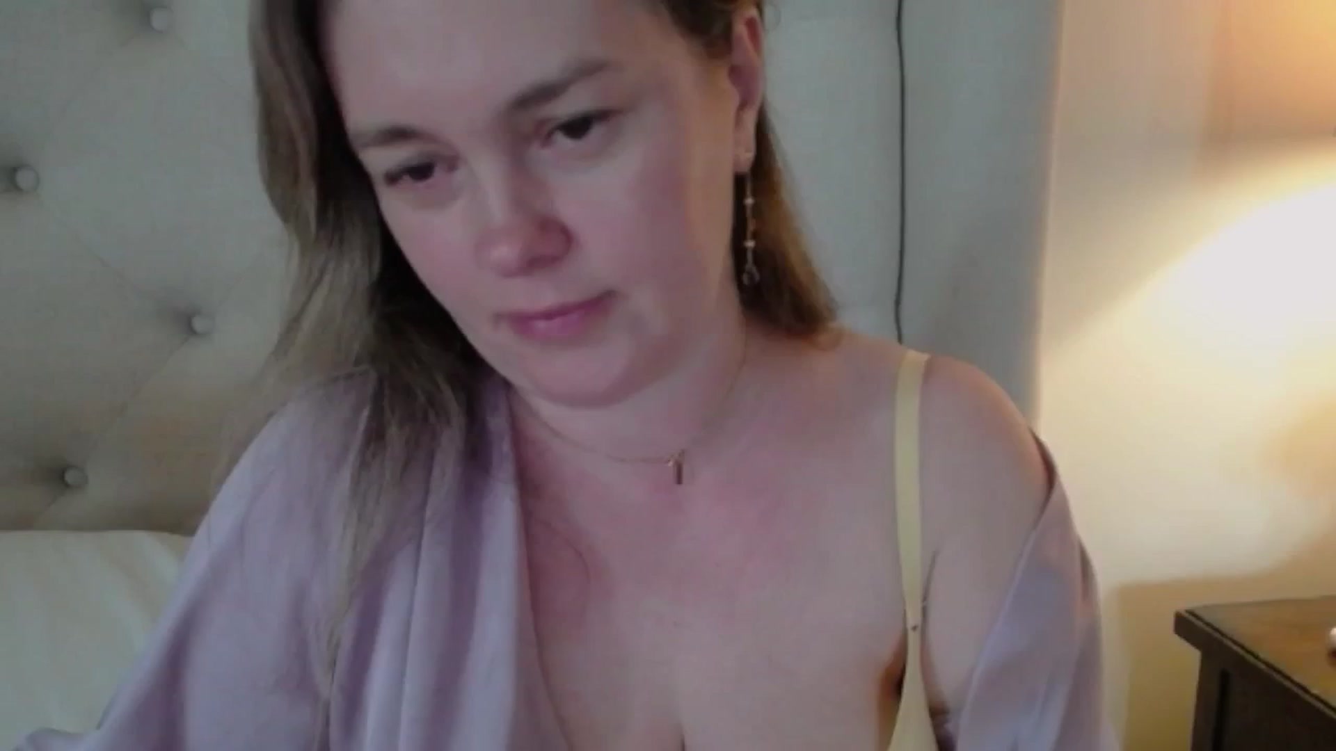 Gallery image thumbnail from J0llye's myfreecams stream on, 04/29/2025, 19:42 image 11 of 20