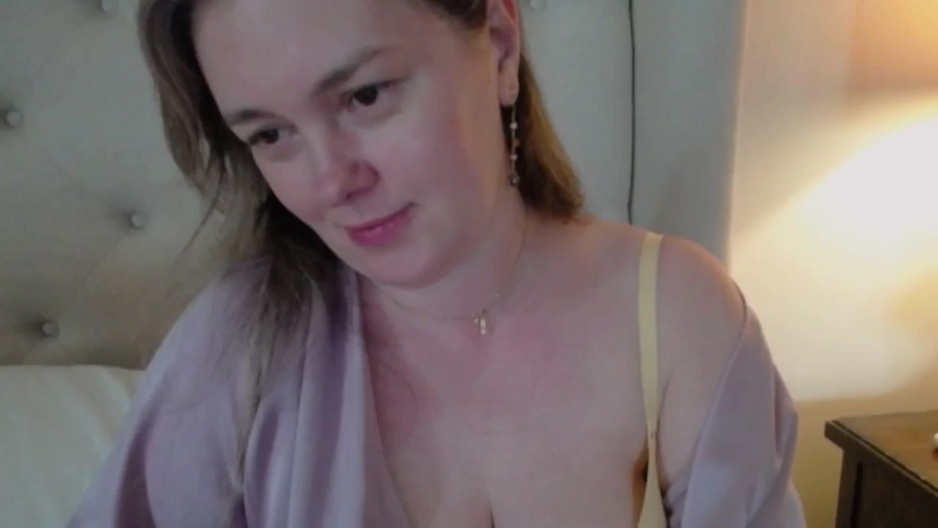 Gallery image thumbnail from J0llye's myfreecams stream on, 04/29/2025, 19:42 image 10 of 20