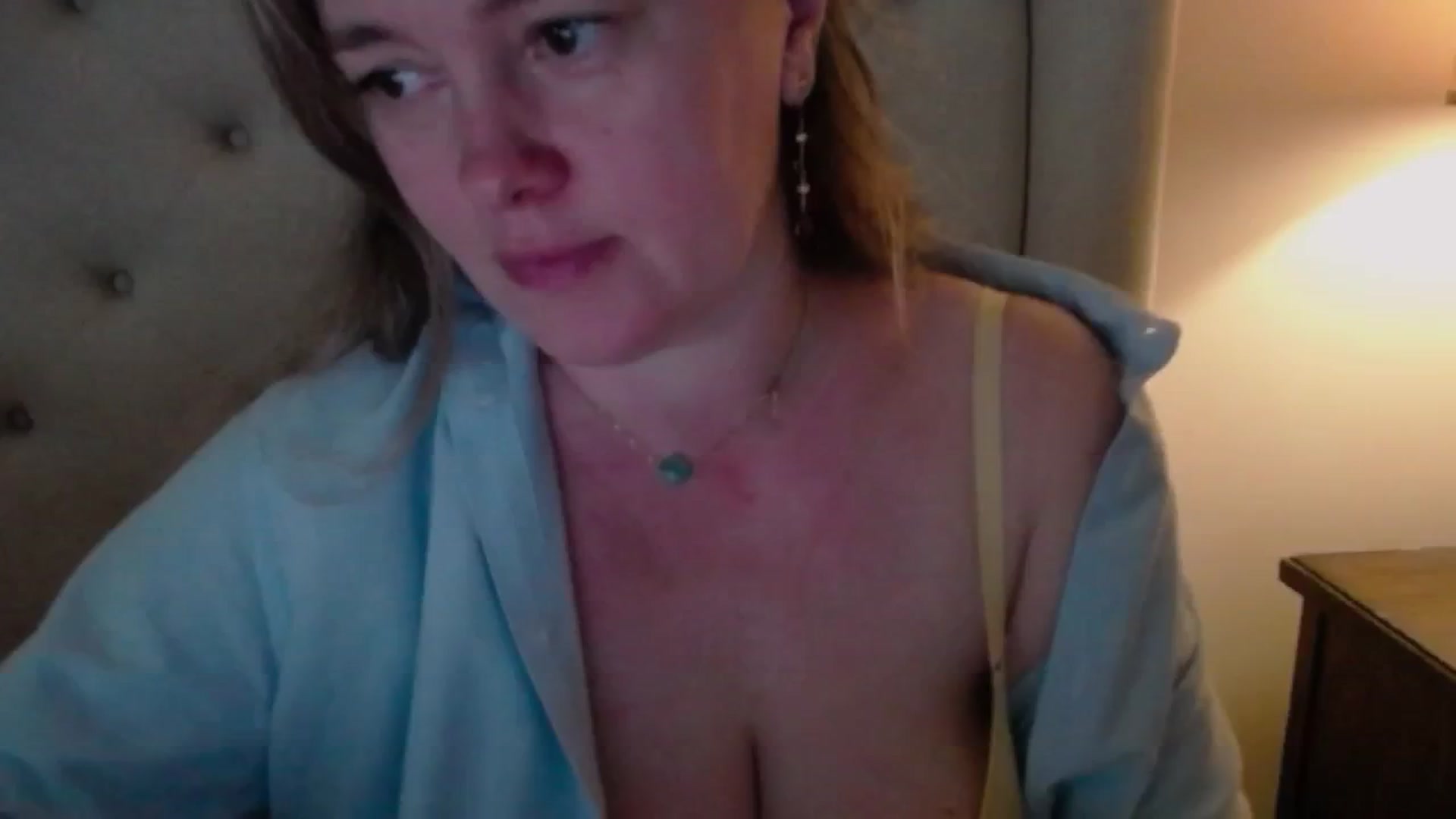 Gallery image thumbnail from J0llye's myfreecams stream on, 05/01/2025, 15:47 image 12 of 20