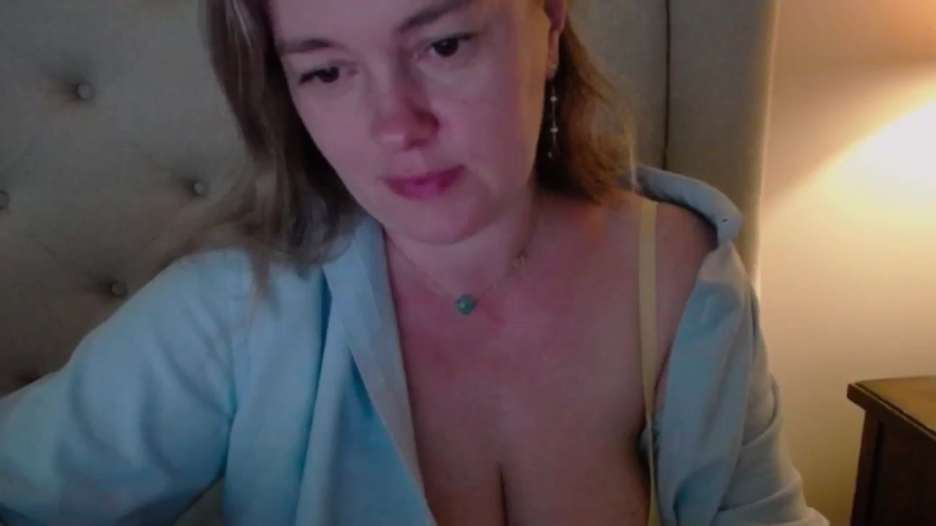Gallery image thumbnail from J0llye's myfreecams stream on, 05/01/2025, 15:47 image 16 of 20
