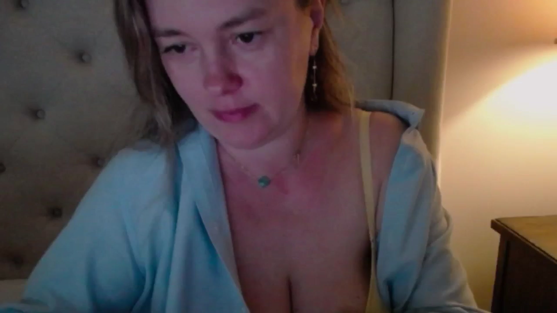 Gallery image thumbnail from J0llye's myfreecams stream on, 05/01/2025, 15:47 image 13 of 20