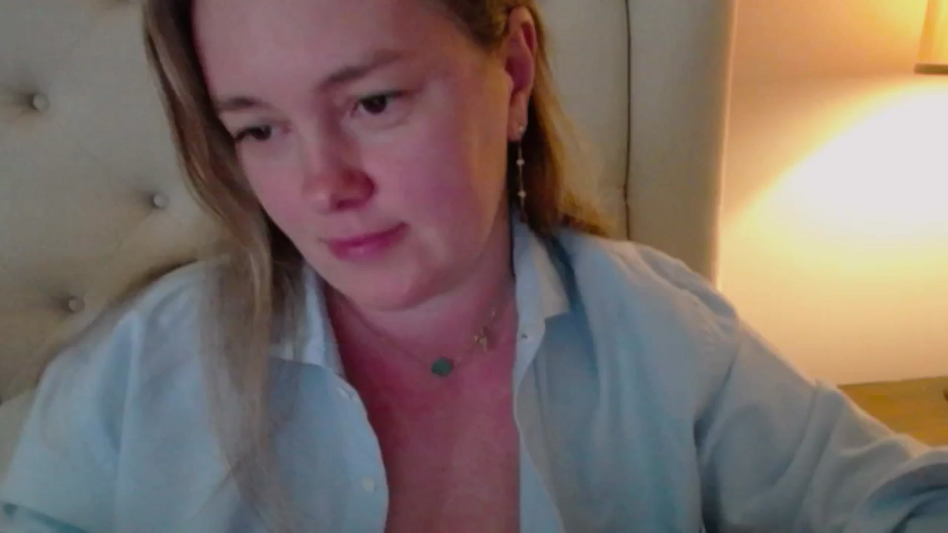 Gallery image thumbnail from J0llye's myfreecams stream on, 05/01/2025, 19:56 image 15 of 20
