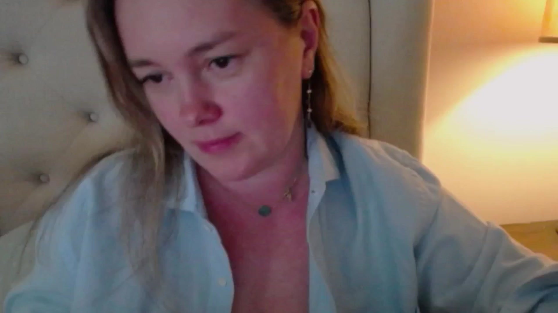 Gallery image thumbnail from J0llye's myfreecams stream on, 05/01/2025, 19:56 image 14 of 20